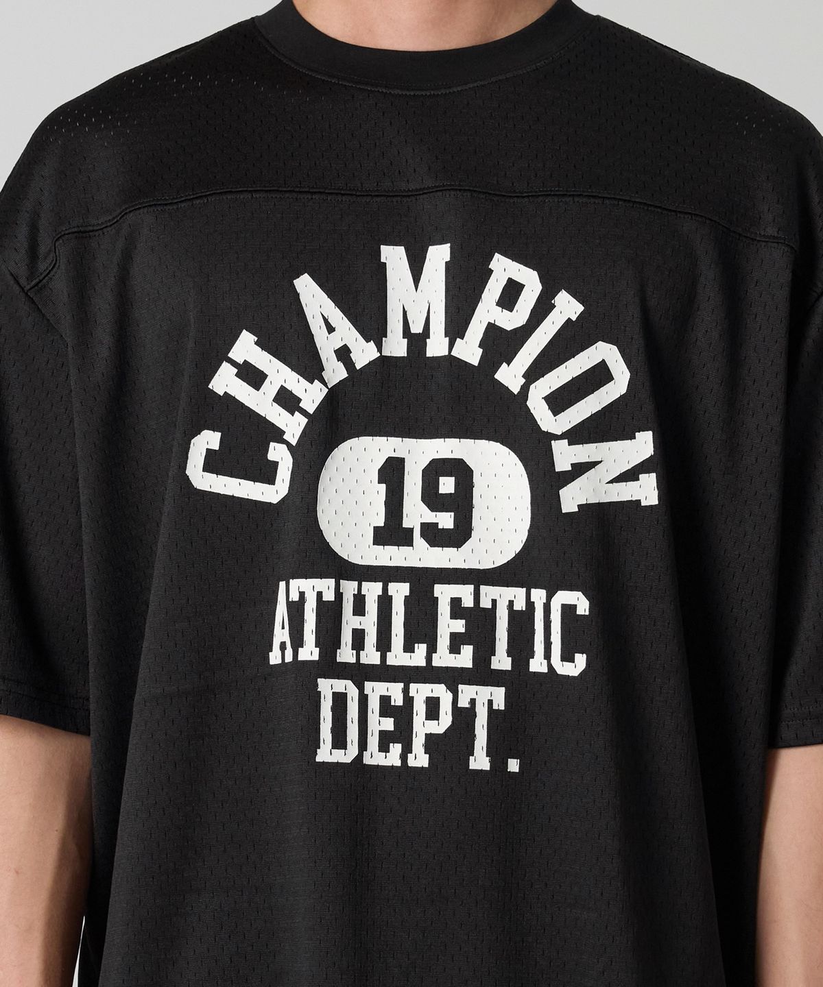 챔피온(CHAMPION) 컬리지 메쉬 풋볼 저지 티셔츠 Black