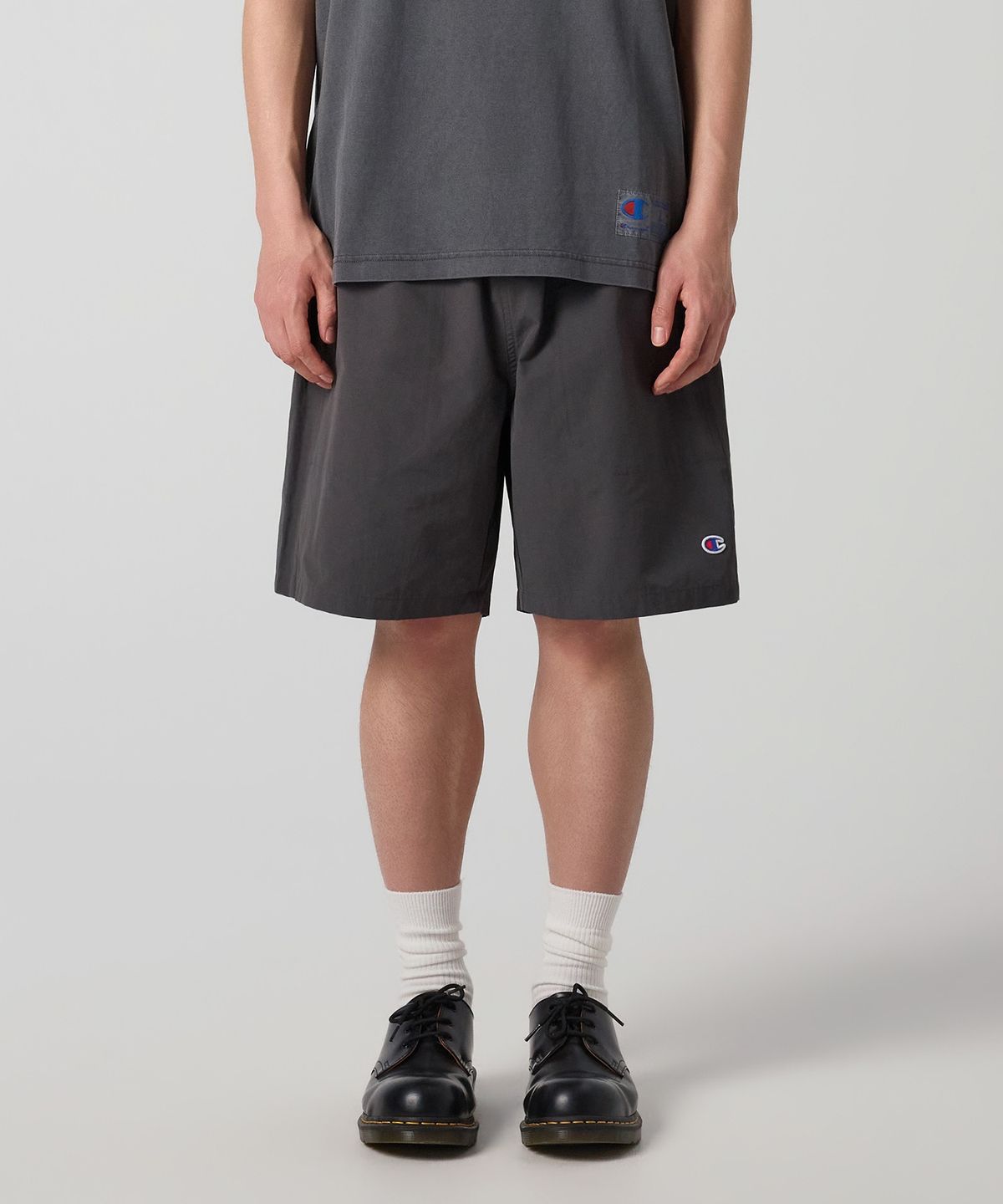 챔피온(CHAMPION) C로고 우븐 쇼츠 Charcoal