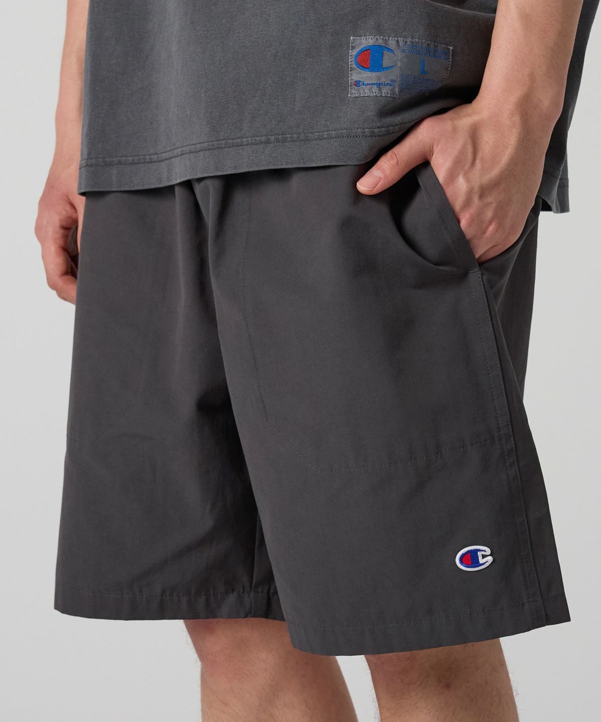 챔피온(CHAMPION) C로고 우븐 쇼츠 Charcoal
