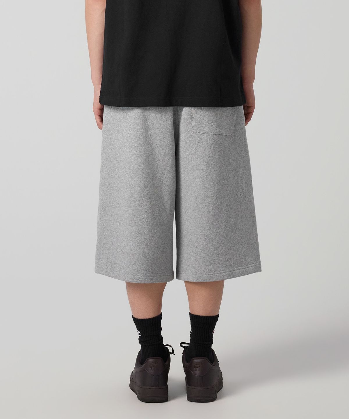챔피온(CHAMPION) C로고 루즈핏 버뮤다 스웨트 팬츠 Grey