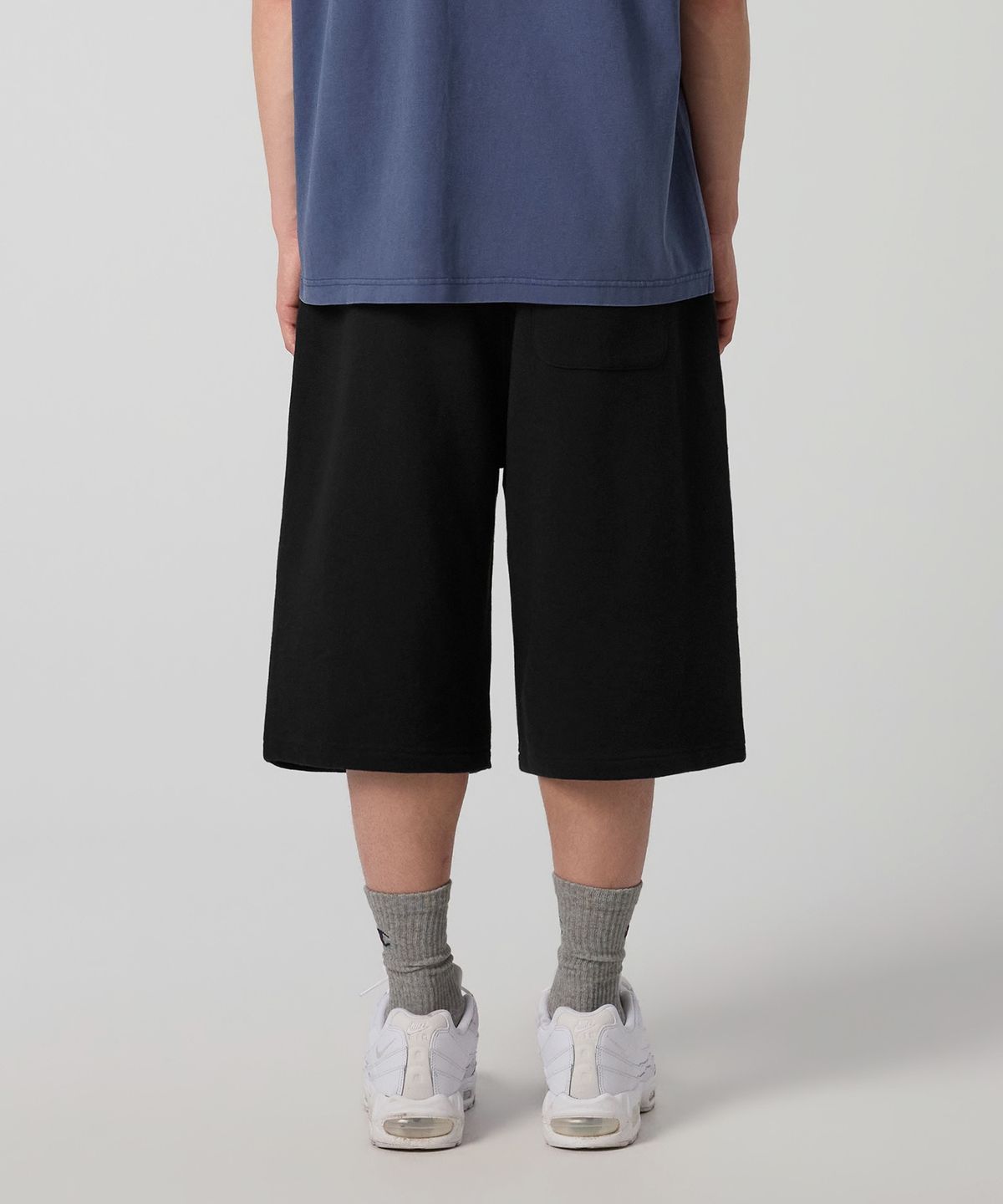 챔피온(CHAMPION) C로고 루즈핏 버뮤다 스웨트 팬츠 Black