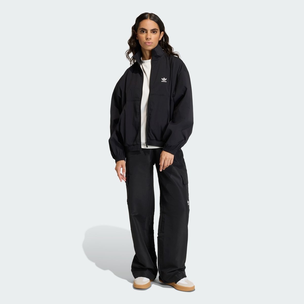 아디다스(ADIDAS) 에센셜 우븐 윈드브레이커 KE3199