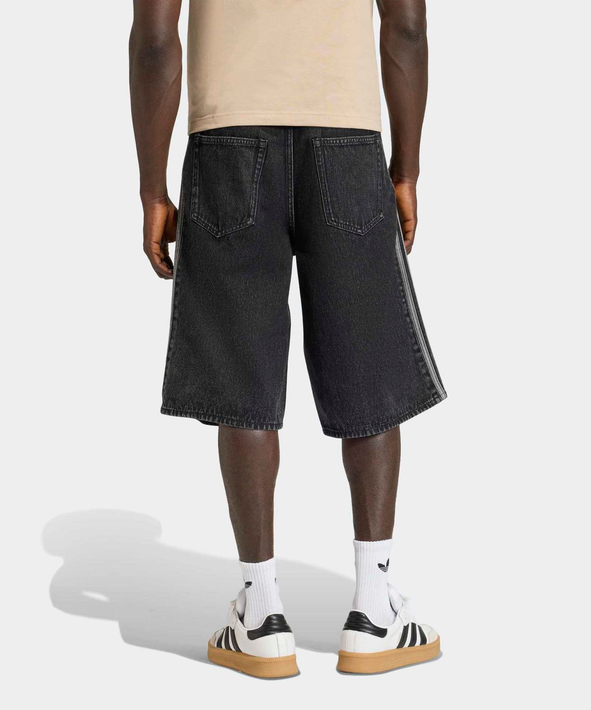 아디다스(ADIDAS) 파이어버드 데님 숏 팬츠 - 블랙 / KD1498