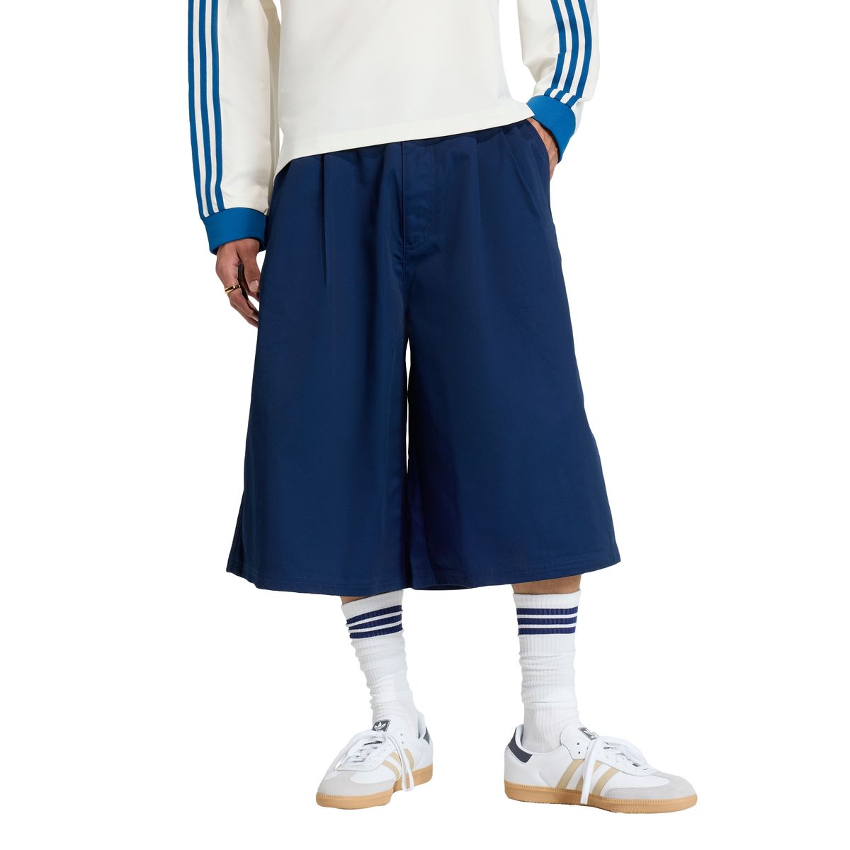 아디다스(ADIDAS) 프리미엄 에센셜 워크웨어 와이드 쇼츠 KD0587