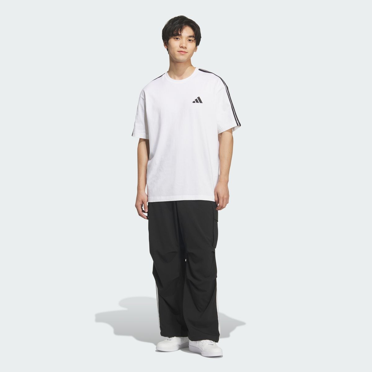 아디다스(ADIDAS) 루즈 핏 라이트 우븐 카고 포켓 스트레이트 레그 팬츠 KQ6923