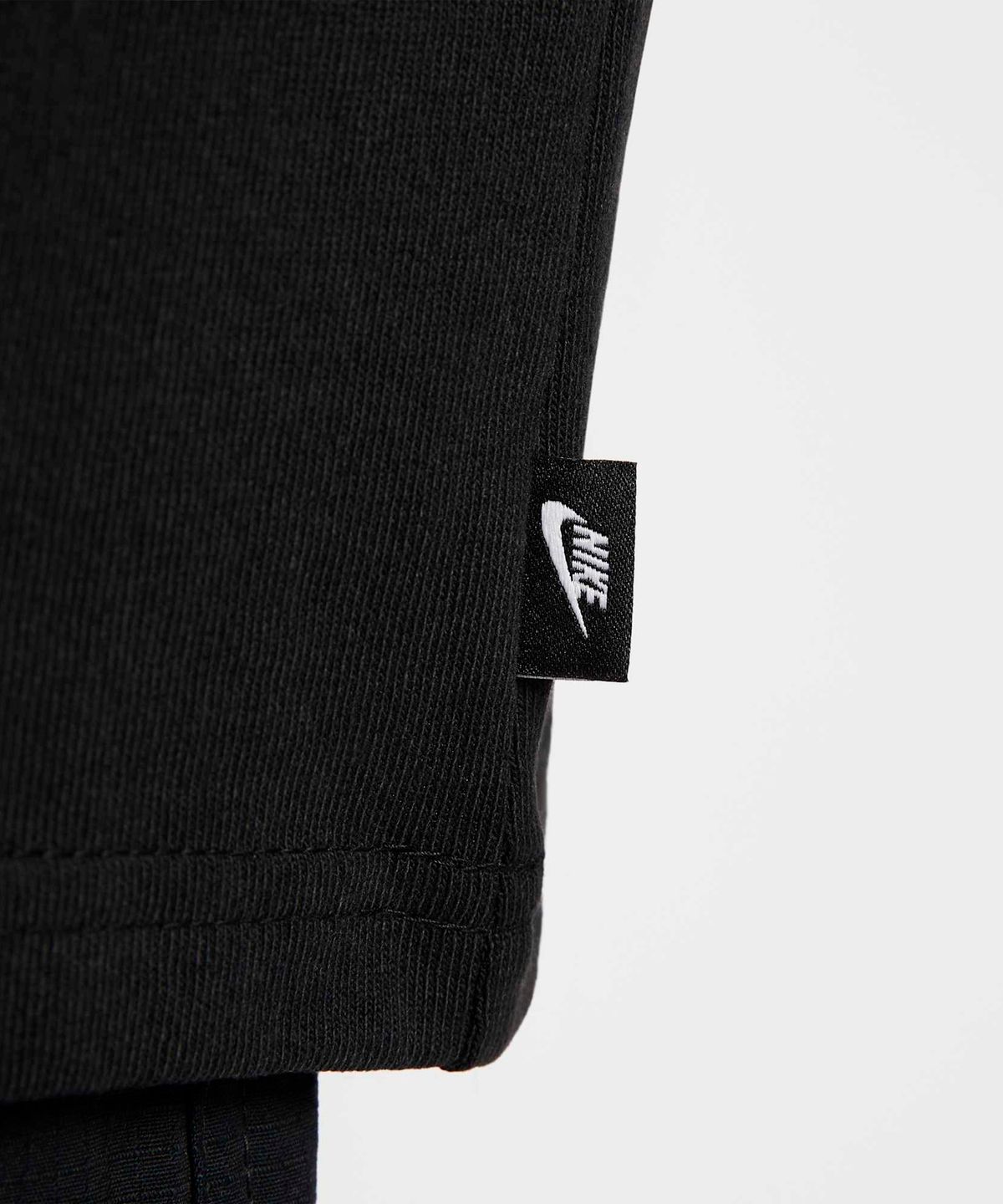 나이키(NIKE) 스포츠웨어 프리미엄 에센셜 티셔츠 M - 블랙 / IH1122-010