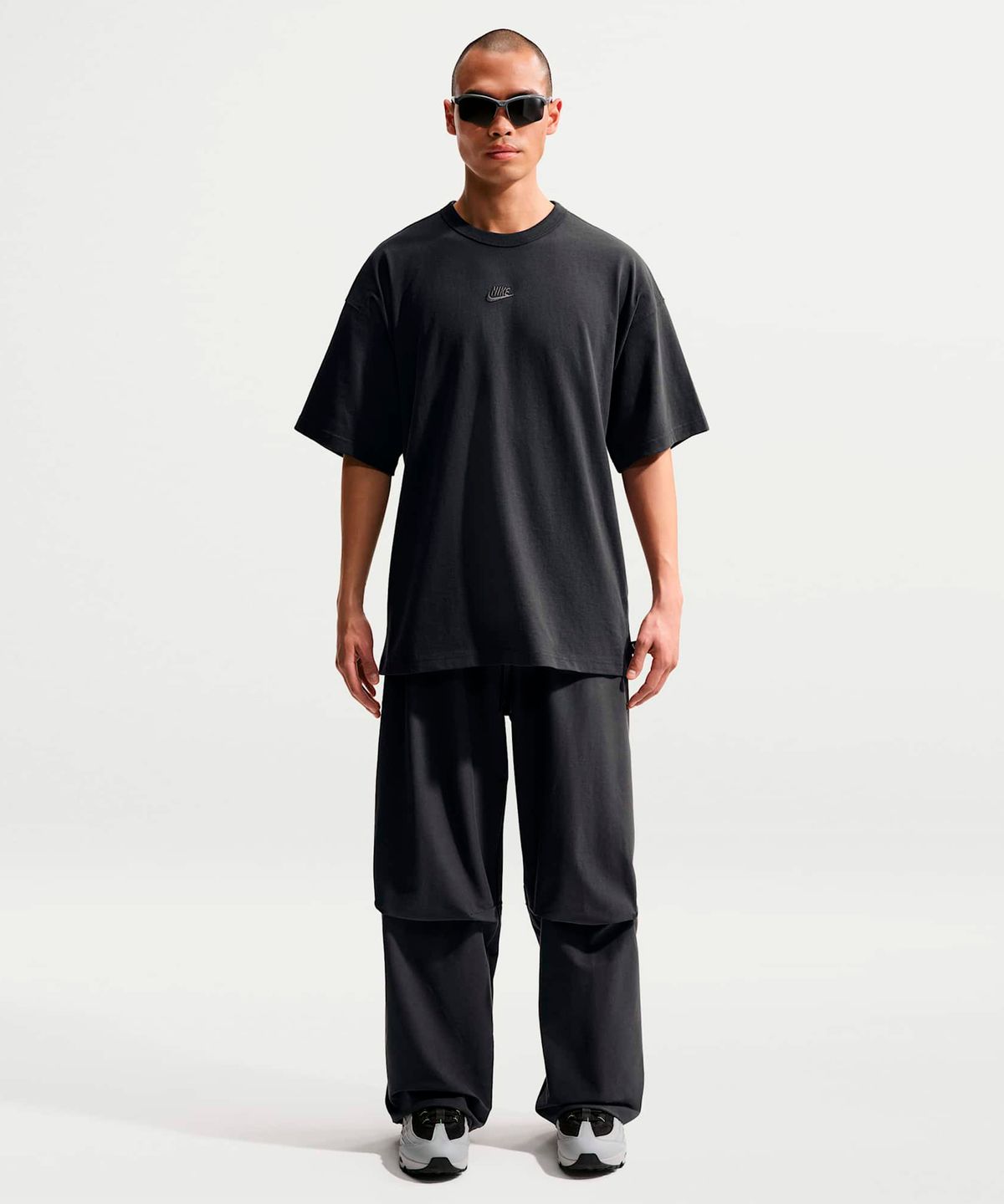 나이키(NIKE) 스포츠웨어 프리미엄 에센셜 오버사이즈 티셔츠 M - 오프 누아르 / IH1130-045