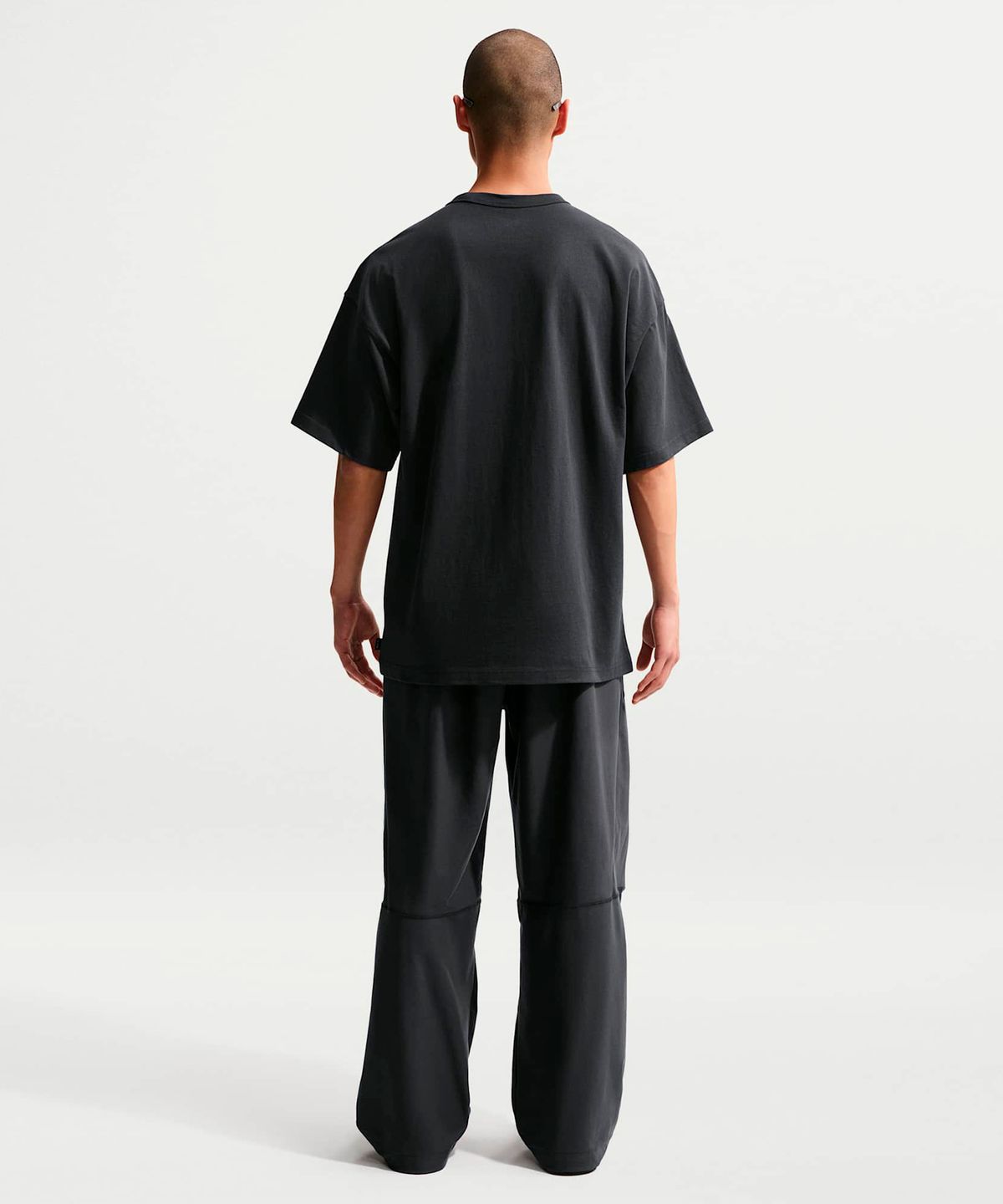 나이키(NIKE) 스포츠웨어 프리미엄 에센셜 오버사이즈 티셔츠 M - 오프 누아르 / IH1130-045