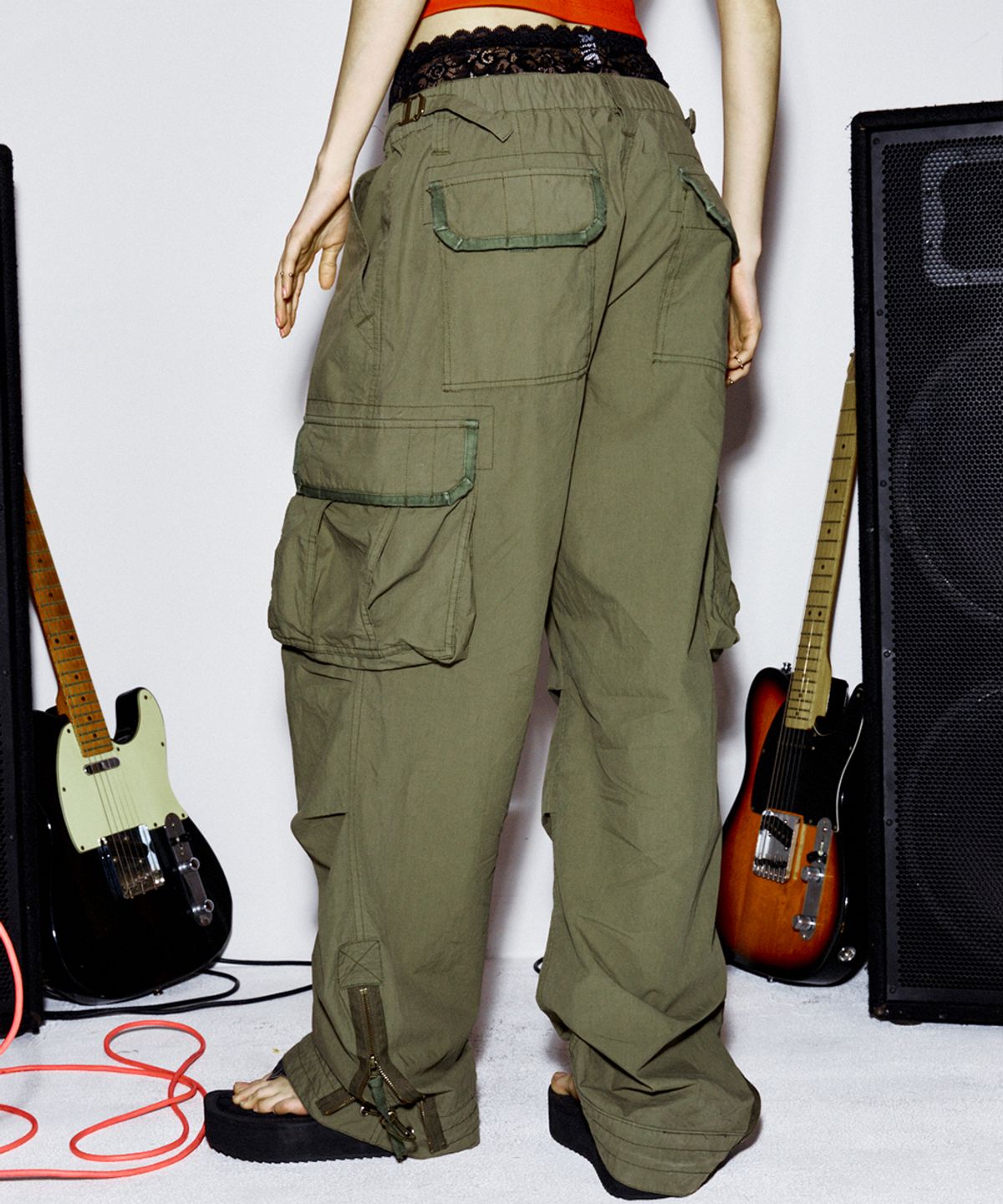 하이타이드 프랭키(HIGHTIDEFRANKIE) Lightweight Coated Cargo Pants Khaki