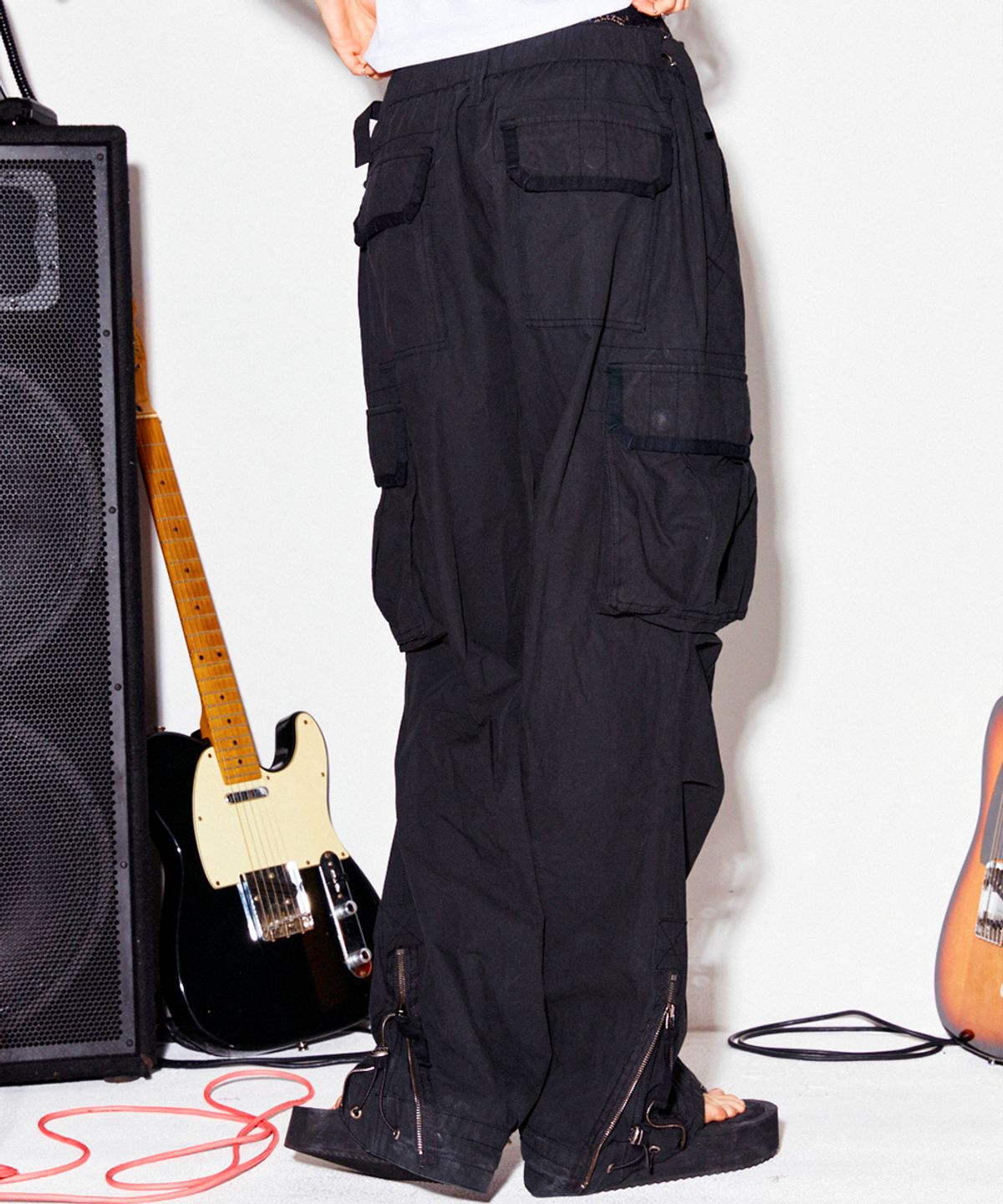 하이타이드 프랭키(HIGHTIDEFRANKIE) Lightweight Coated Cargo Pants Black