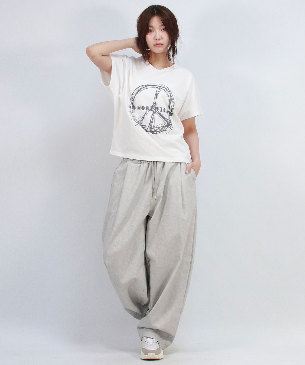드마크(DEMARC) Grunge washing side one tuck curved wide pants Gray