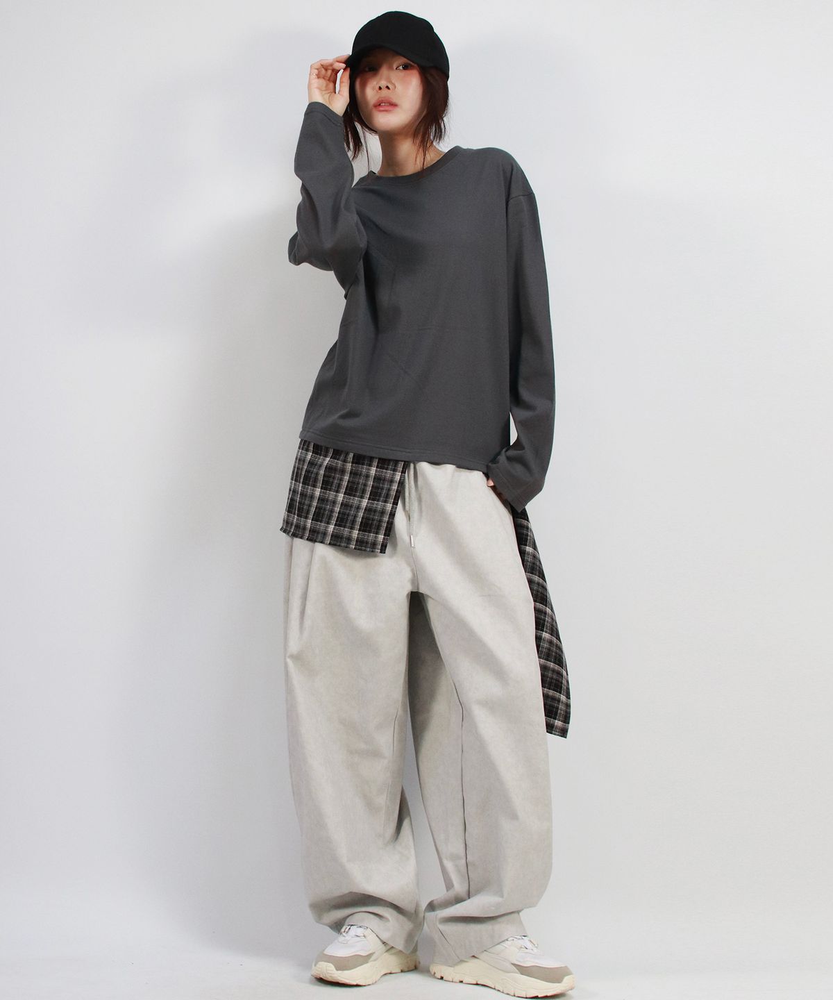 드마크(DEMARC) Grunge washing side one tuck curved wide pants Gray