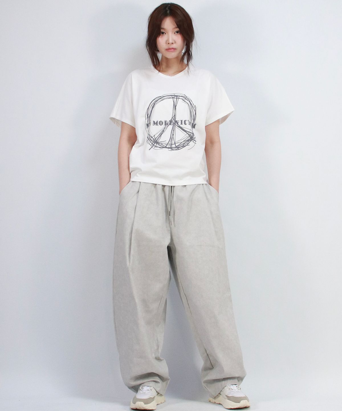 드마크(DEMARC) Grunge washing side one tuck curved wide pants Gray