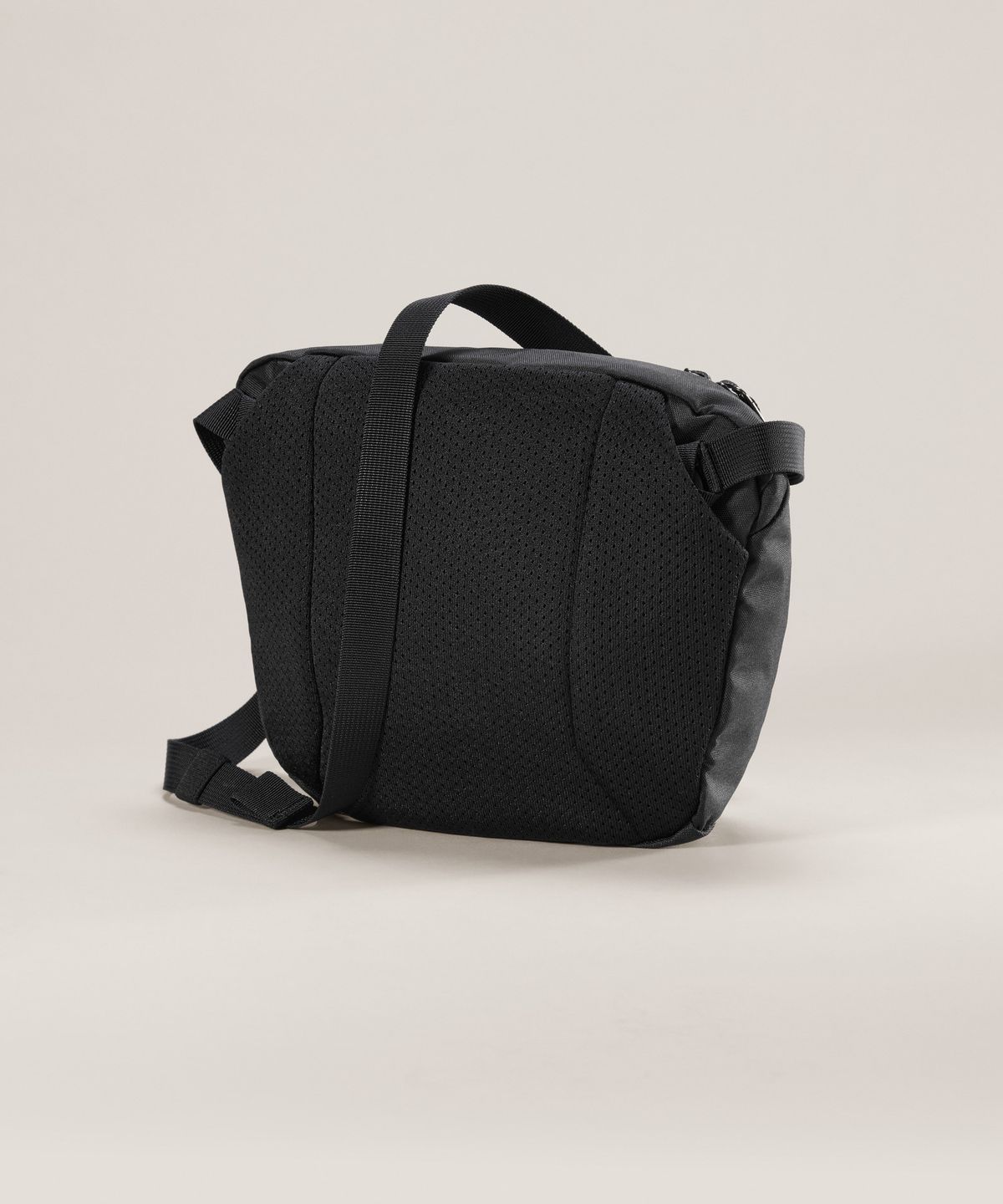 아크테릭스(ARCTERYX) 맨티스 2 웨이스트 팩 - 24K BLACK / ABQSU08973