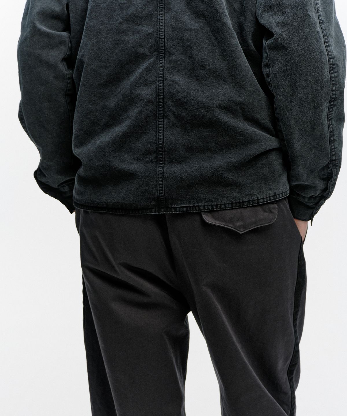 서피스에디션(SURFACE EDITION) DYED BUTTON SHIRT JACKET BLACK