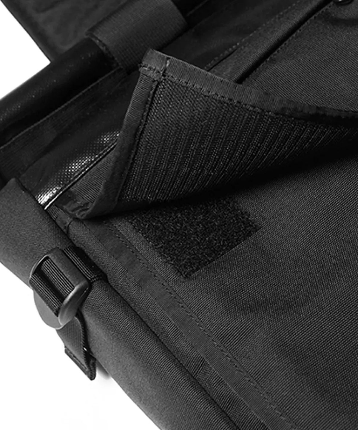 티레벨(T-LEVEL) Juven Roll Top Messenger Bag Black