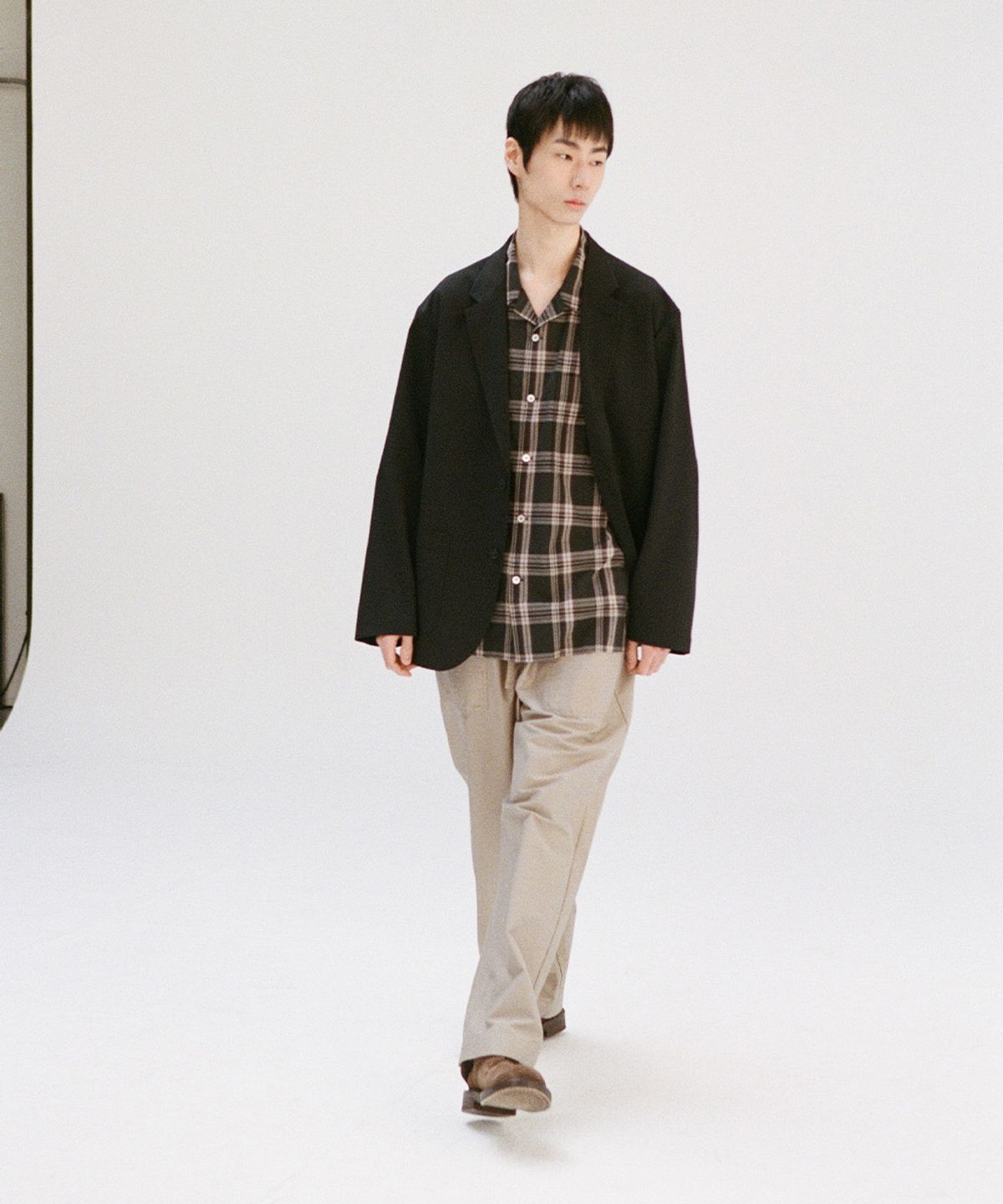 홀리선(HORLISUN) Cove Fatigue Resort Loose Pants Beige