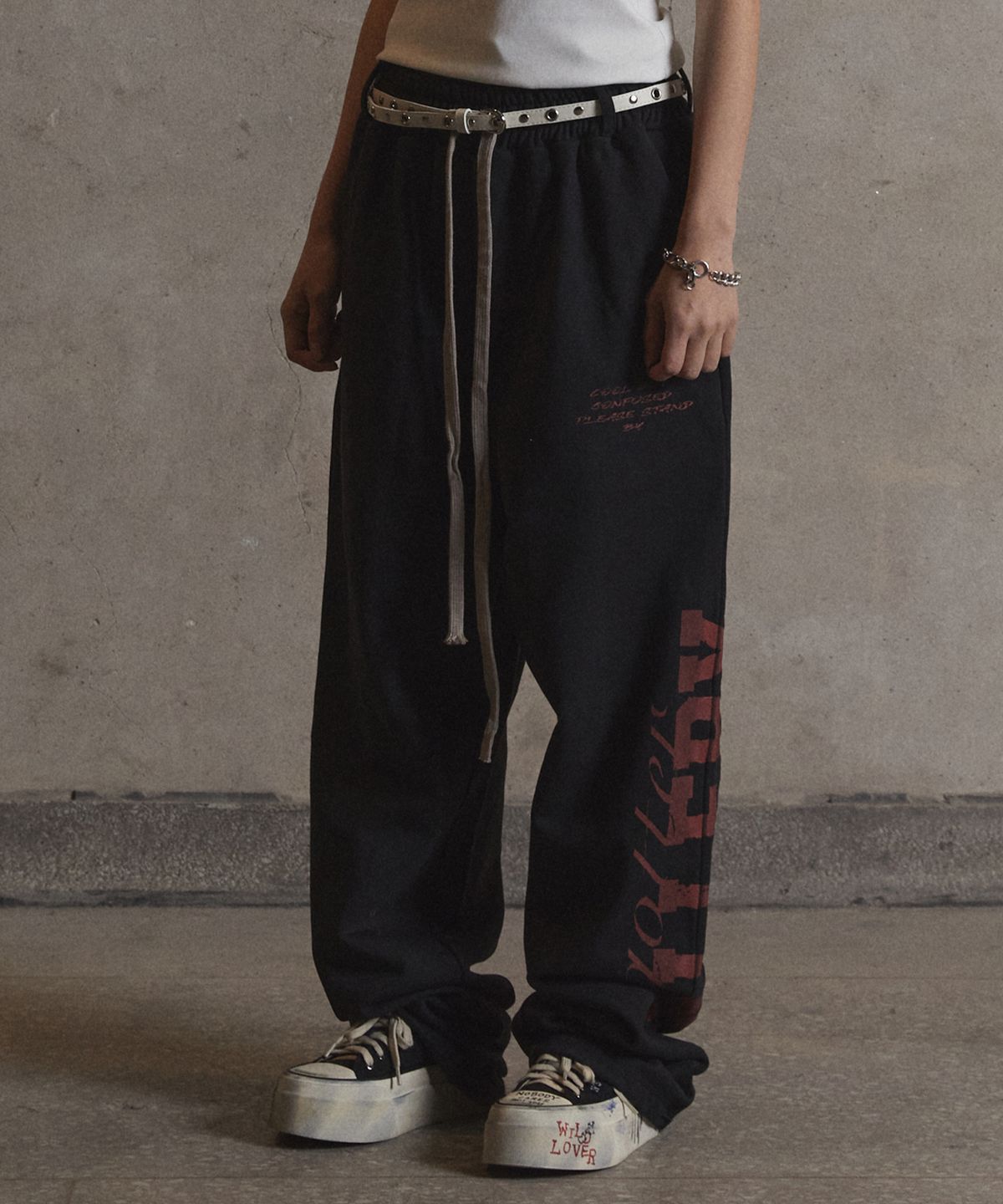 가터갤러리(GOTTER GALLERY) SIDE LOGO CROSS SWEAT PANTS_BLACK