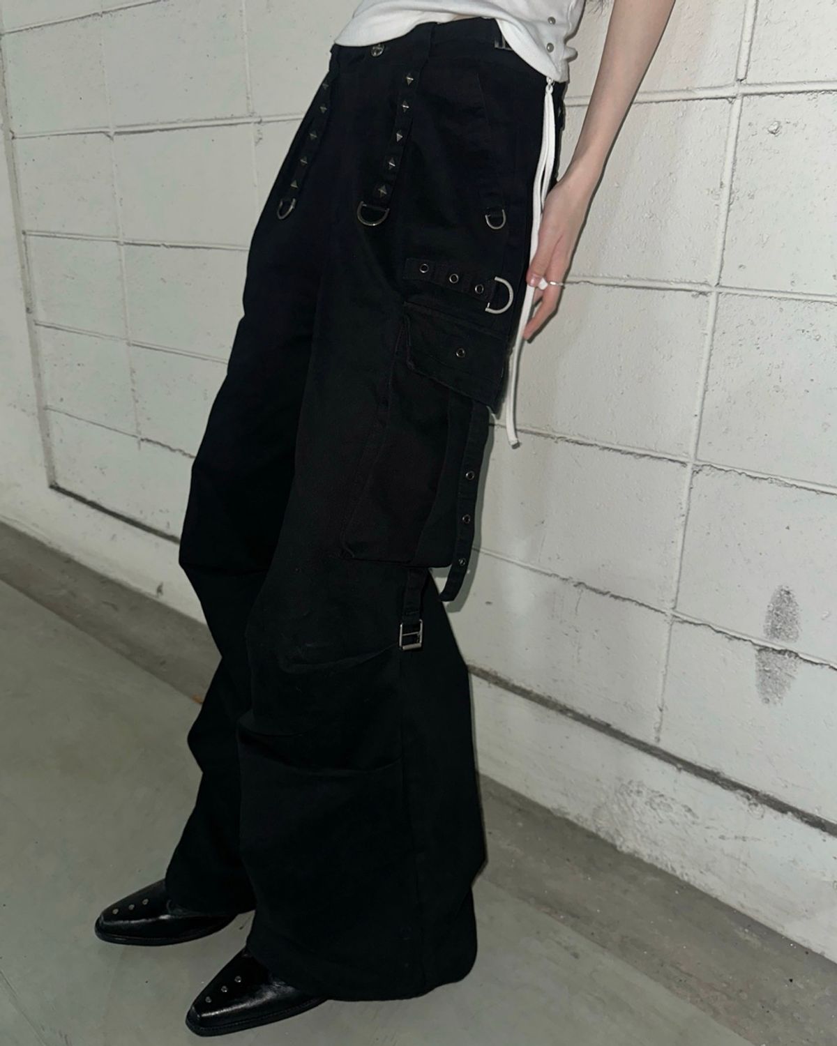 리버뉴스(LIBERALNEWS) Neo-Noir RebellionCARGO PANTS_BLACK