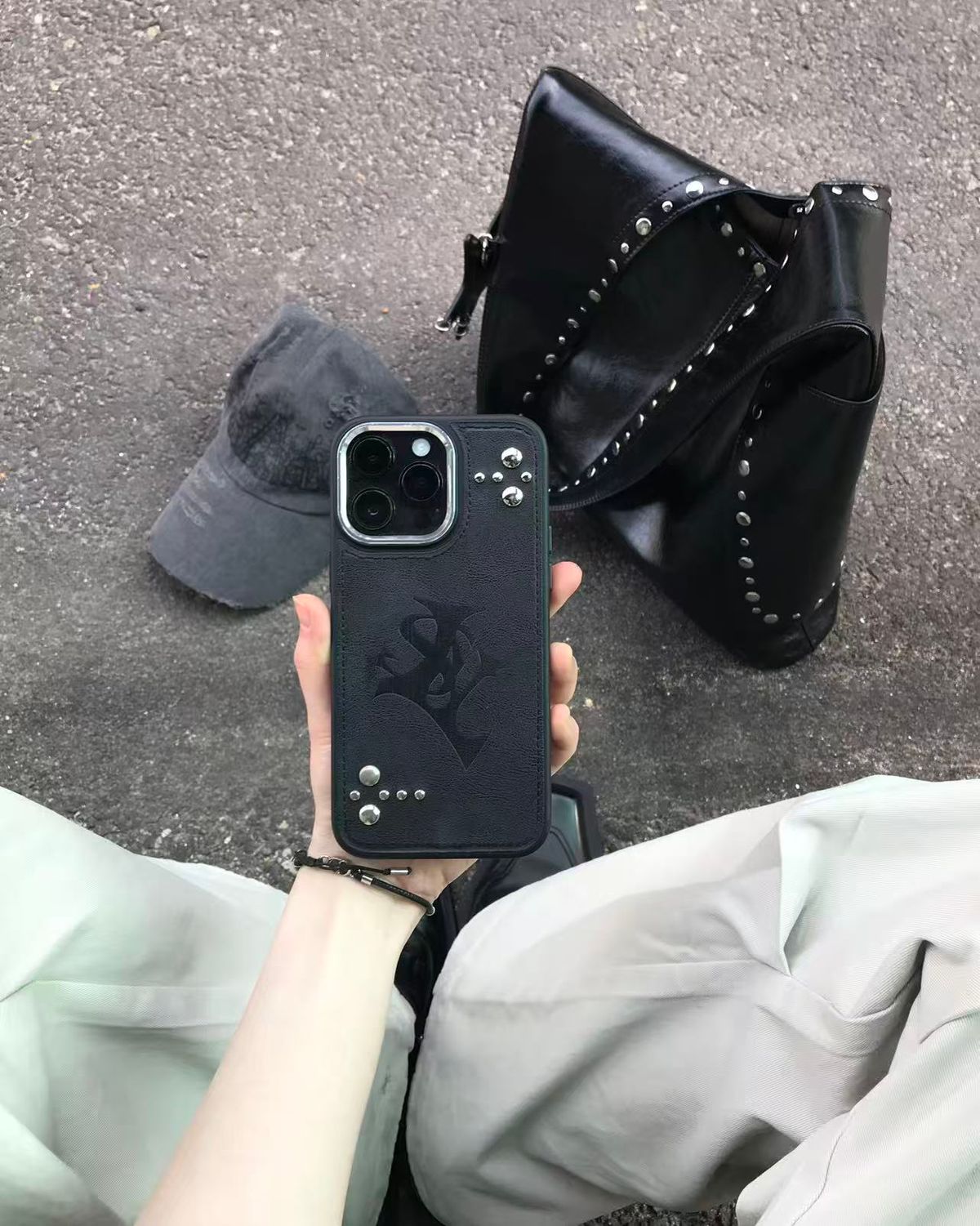 리버뉴스(LIBERALNEWS) BLAVKNESS PHONE CASE_BLACK