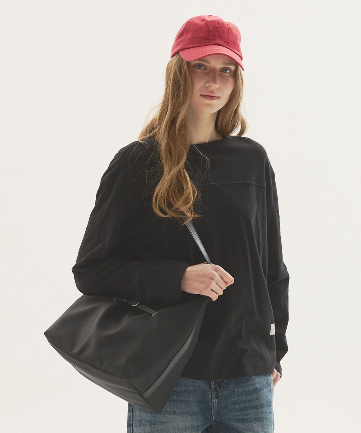 뉴루키(NEW LOOKY) Strap point bucket bag _Black
