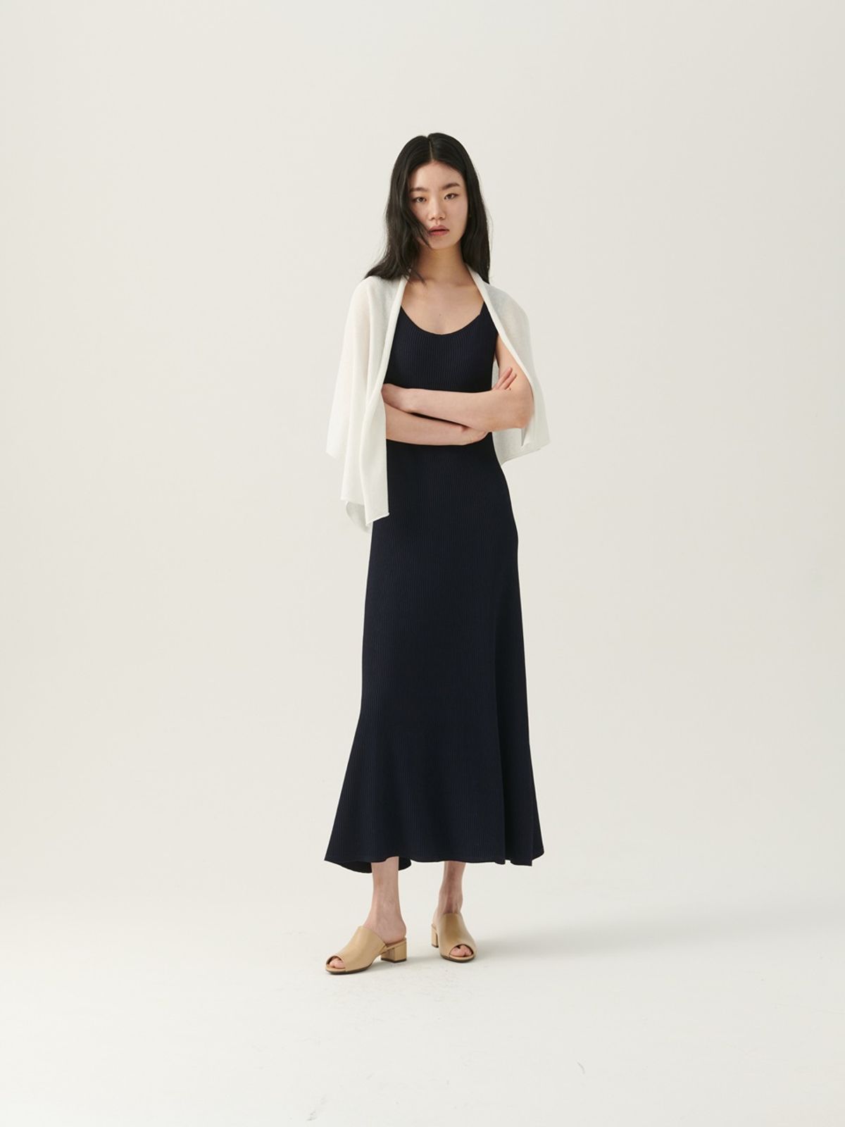 베이스스레드(BASETHREAD) Clair Drape Shawl - White