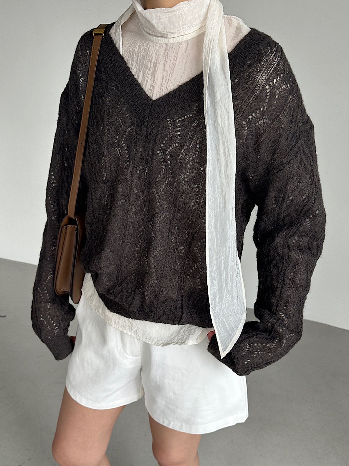 아포엠(APOEM) Airy V-Neck Knit (3C)