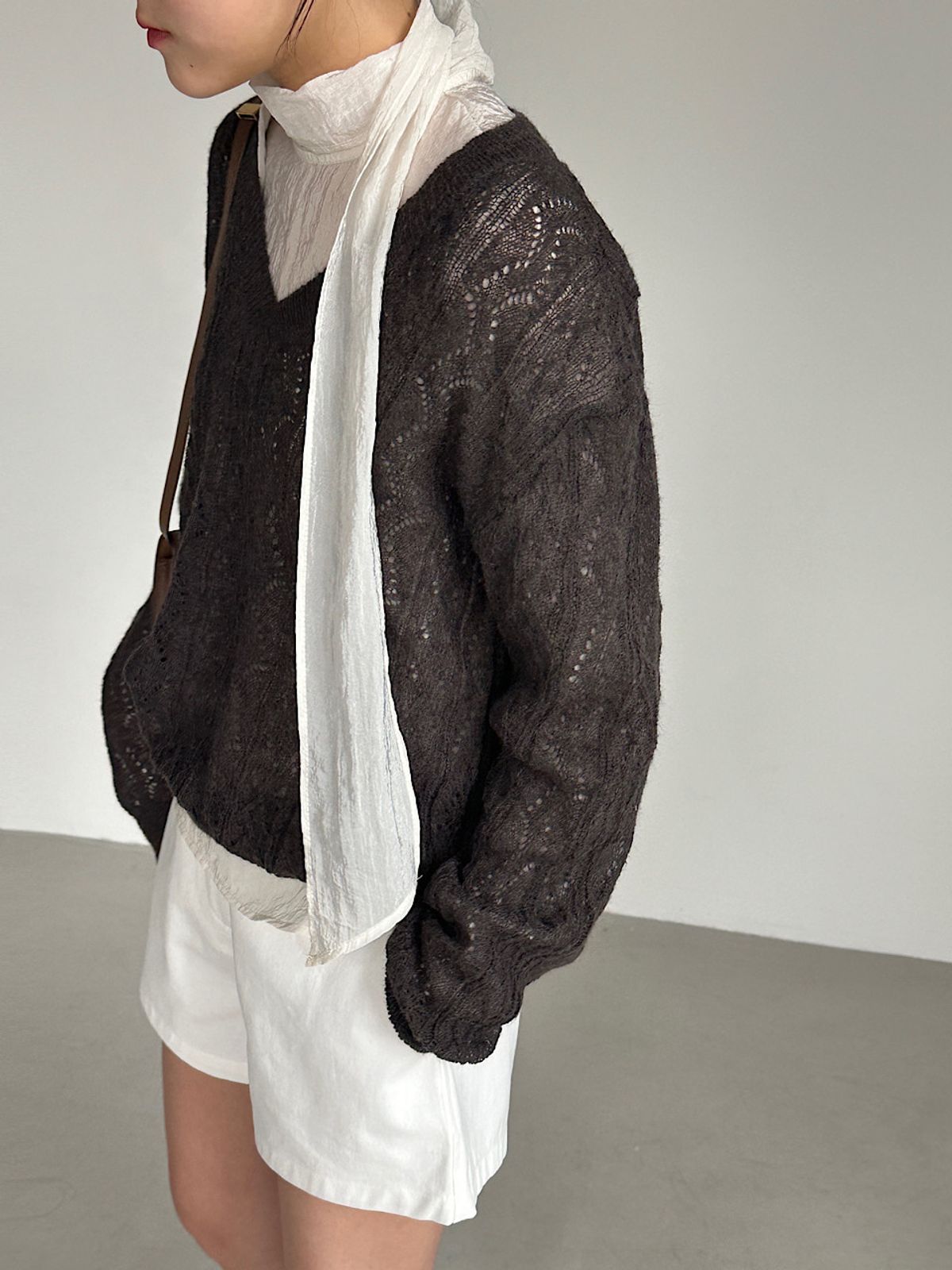 아포엠(APOEM) Airy V-Neck Knit (3C)
