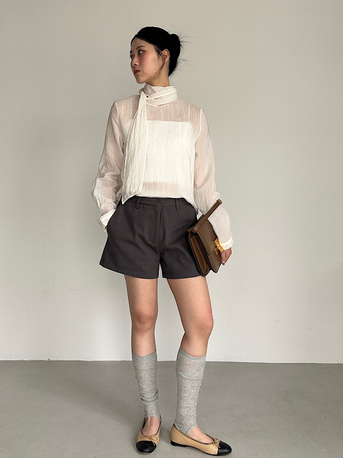 아포엠(APOEM) Sheer High Blouse (3C)