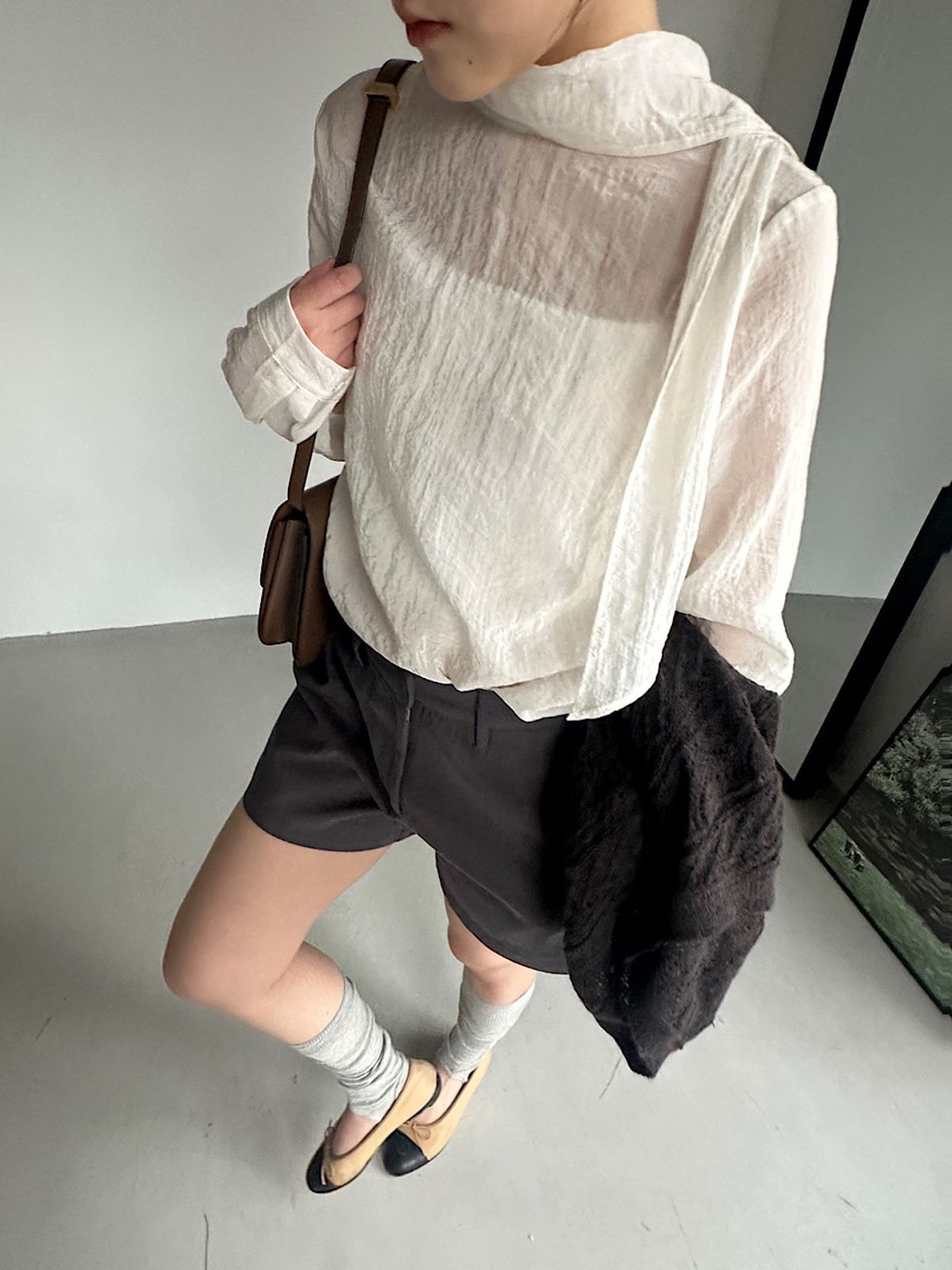 아포엠(APOEM) Sheer High Blouse (3C)