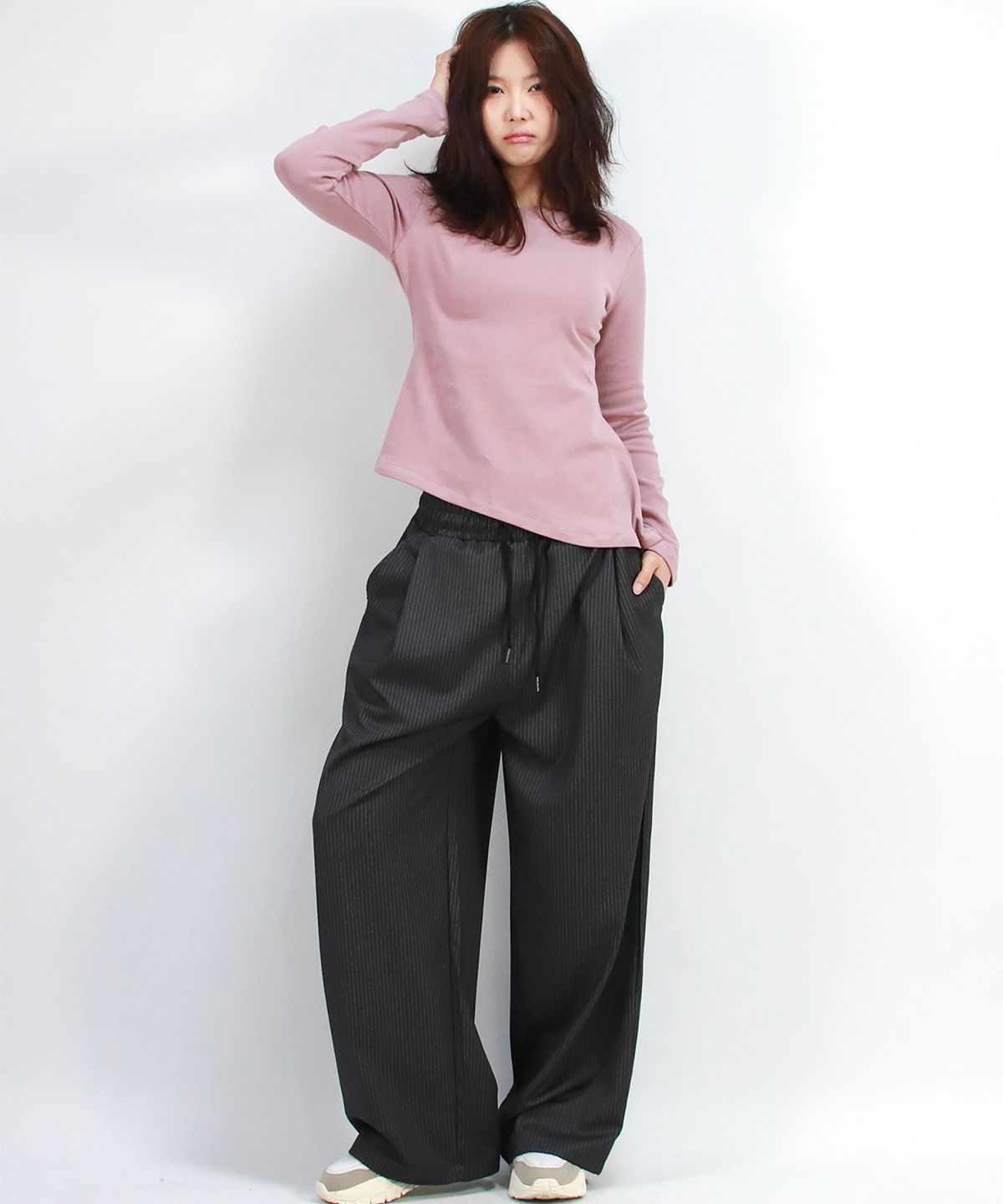 드마크(DEMARC) Pin Stripe Slacks Semi-Wide One-Tuck Pants