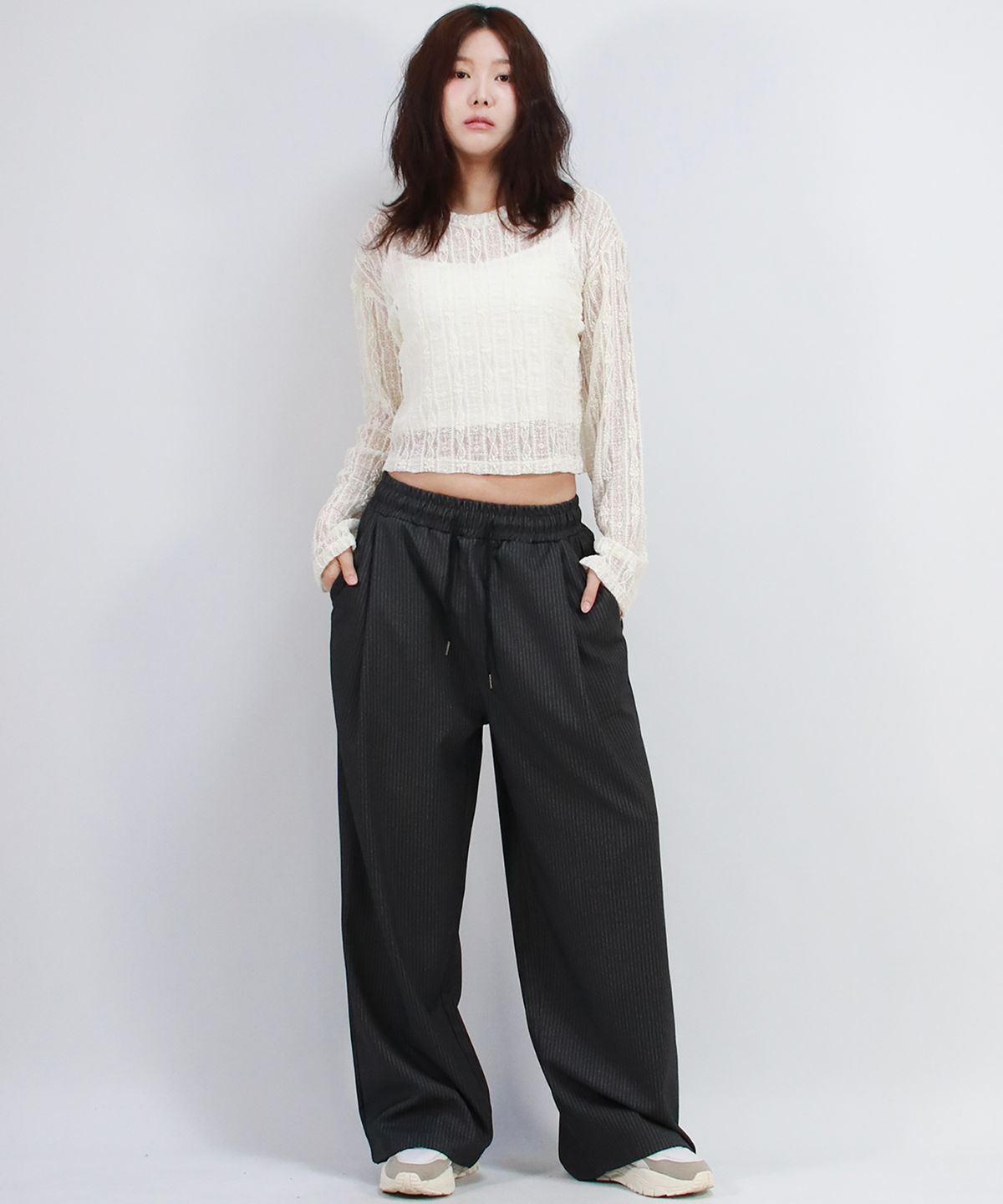 드마크(DEMARC) Pin Stripe Slacks Semi-Wide One-Tuck Pants
