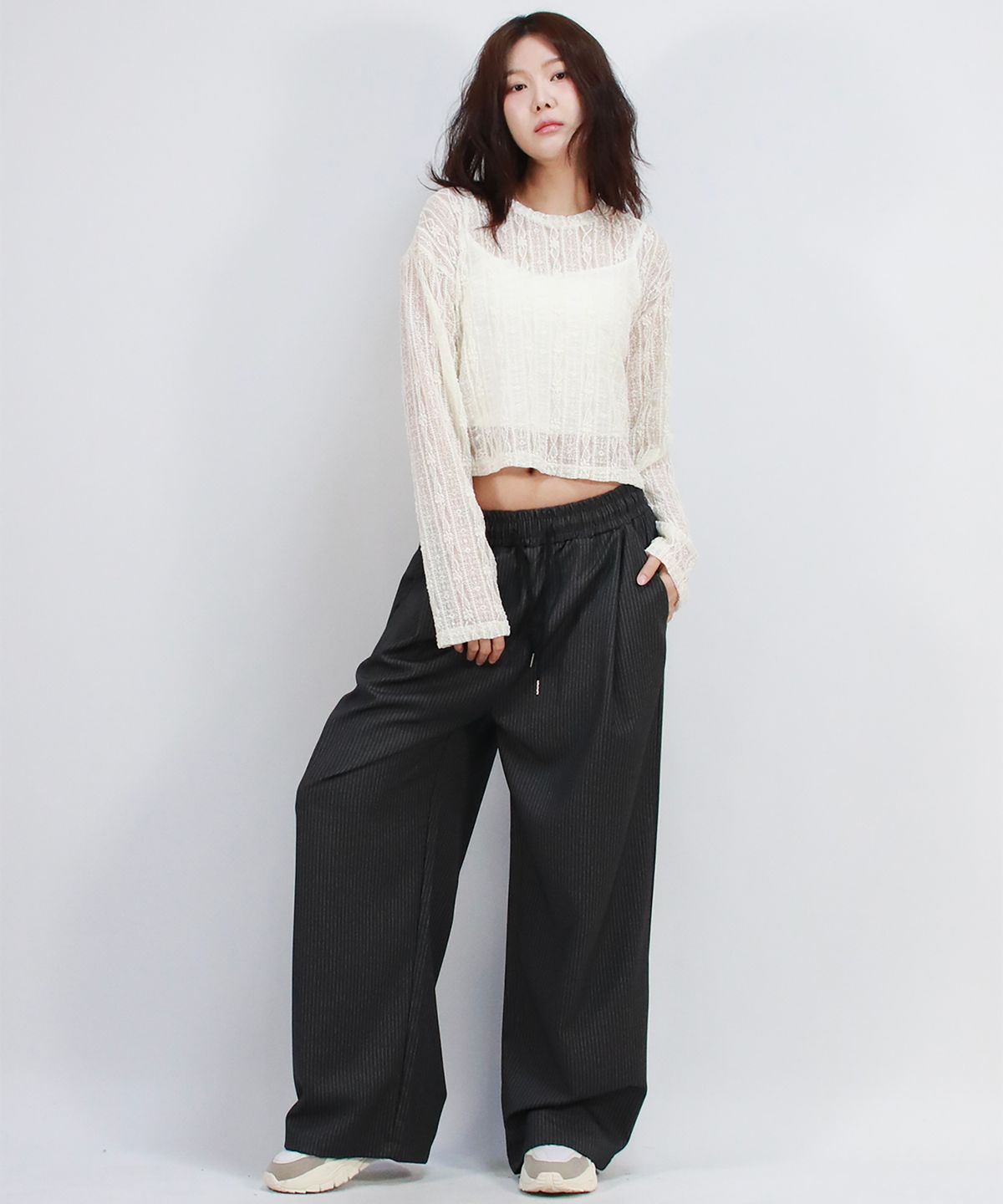 드마크(DEMARC) Pin Stripe Slacks Semi-Wide One-Tuck Pants