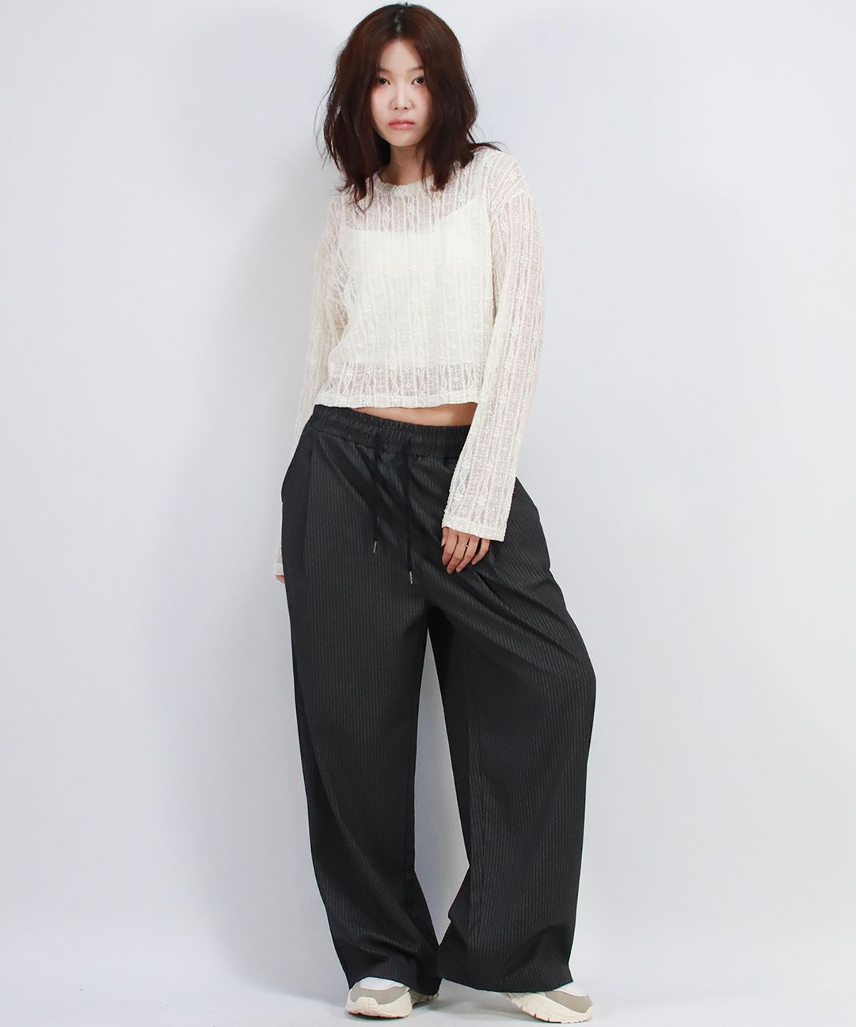 드마크(DEMARC) Pin Stripe Slacks Semi-Wide One-Tuck Pants