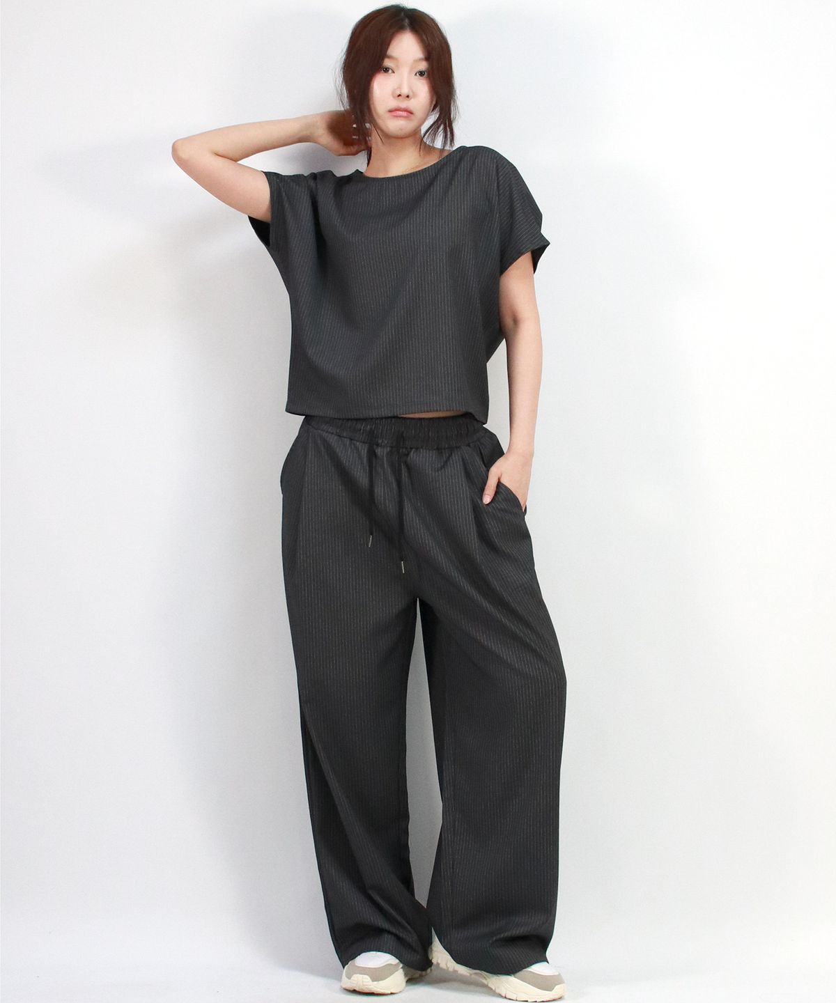 드마크(DEMARC) Pin Stripe Slacks Semi-Wide One-Tuck Pants
