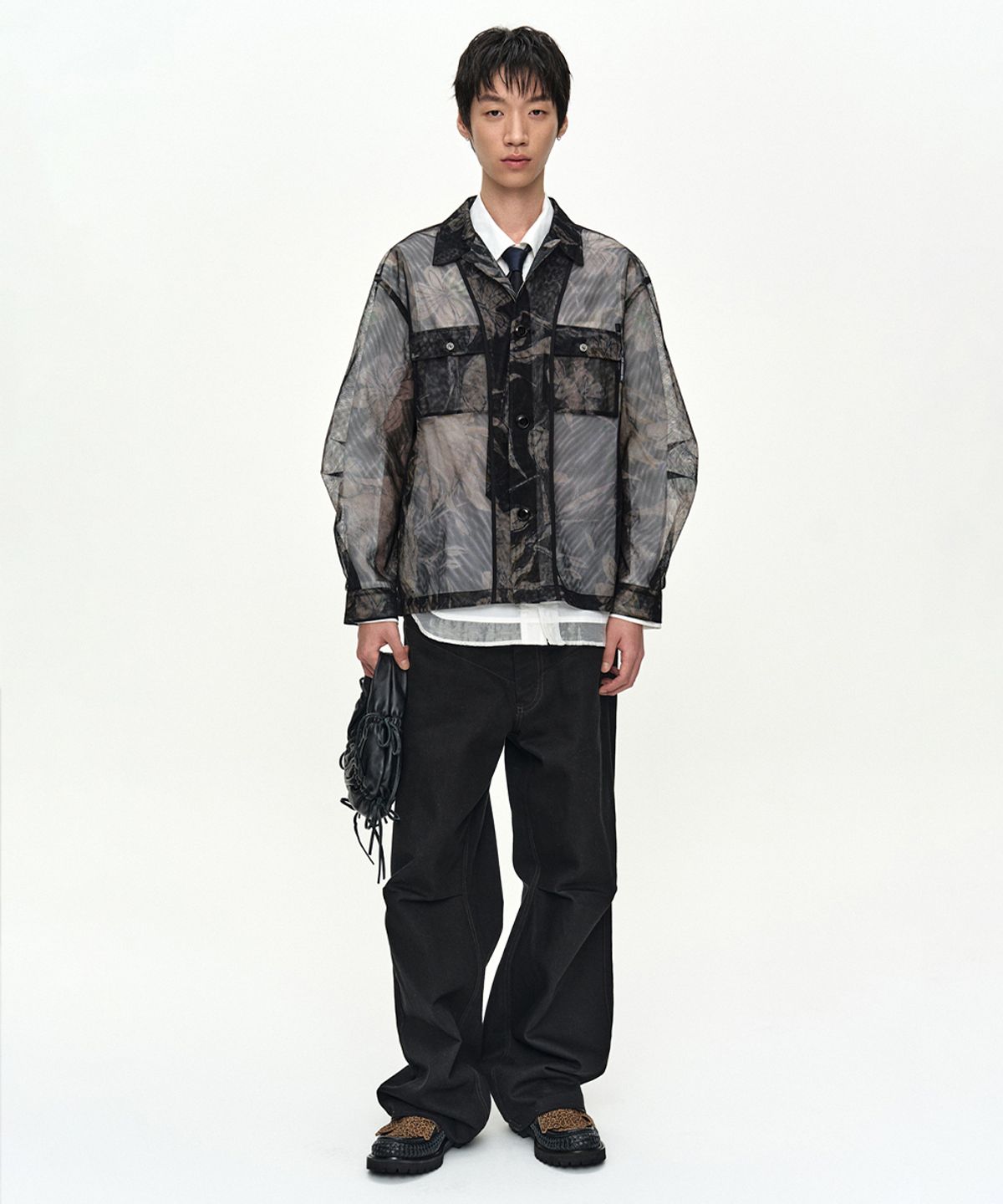 앤더슨벨(ADSB ANDERSSON BELL) KARIM SHEER FLOWER PRINTED OVER SHIRT atb1524m(BLACK/BEIGE)