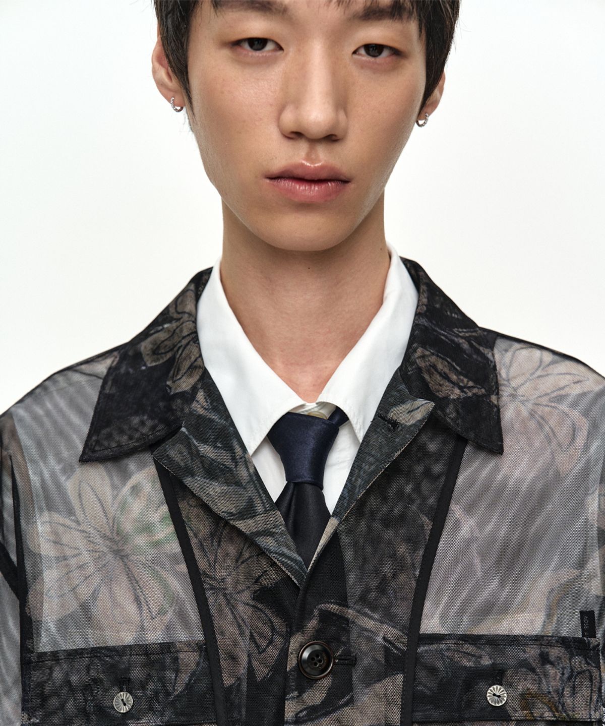 앤더슨벨(ADSB ANDERSSON BELL) KARIM SHEER FLOWER PRINTED OVER SHIRT atb1524m(BLACK/BEIGE)