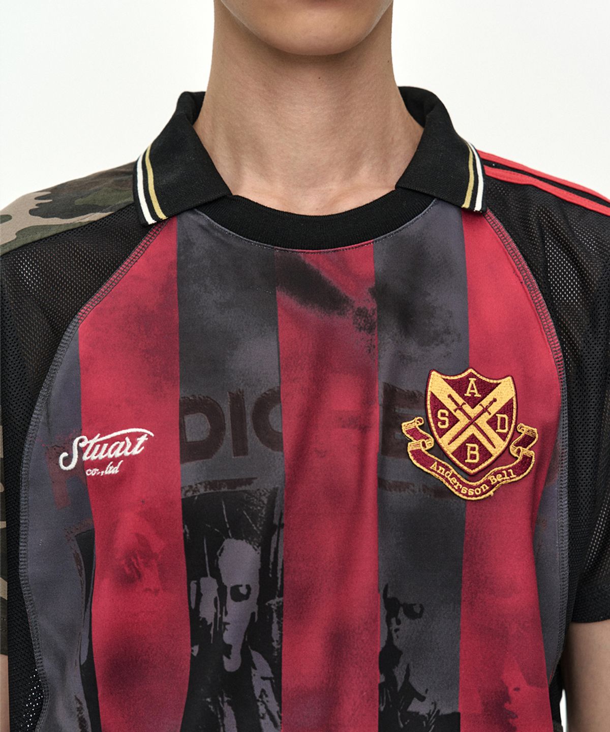 앤더슨벨(ADSB ANDERSSON BELL) REWORKED FOOTBALL T-SHIRT atb1584m(BLACK/RED)