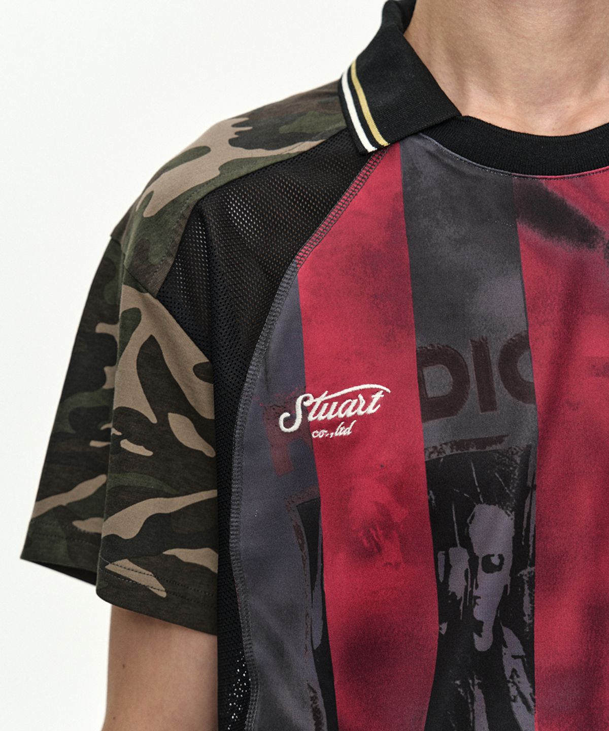 앤더슨벨(ADSB ANDERSSON BELL) REWORKED FOOTBALL T-SHIRT atb1584m(BLACK/RED)