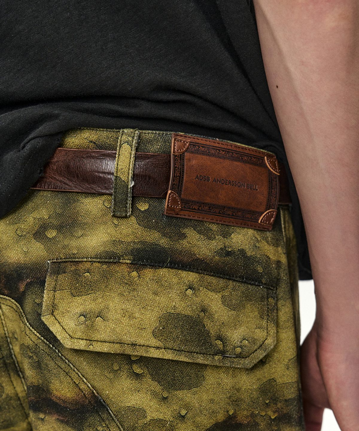 앤더슨벨(ADSB ANDERSSON BELL) UNISEX BURNOUT CAMOUFLAGE-PRINTED CARGO JEANS apa907u(GREEN)