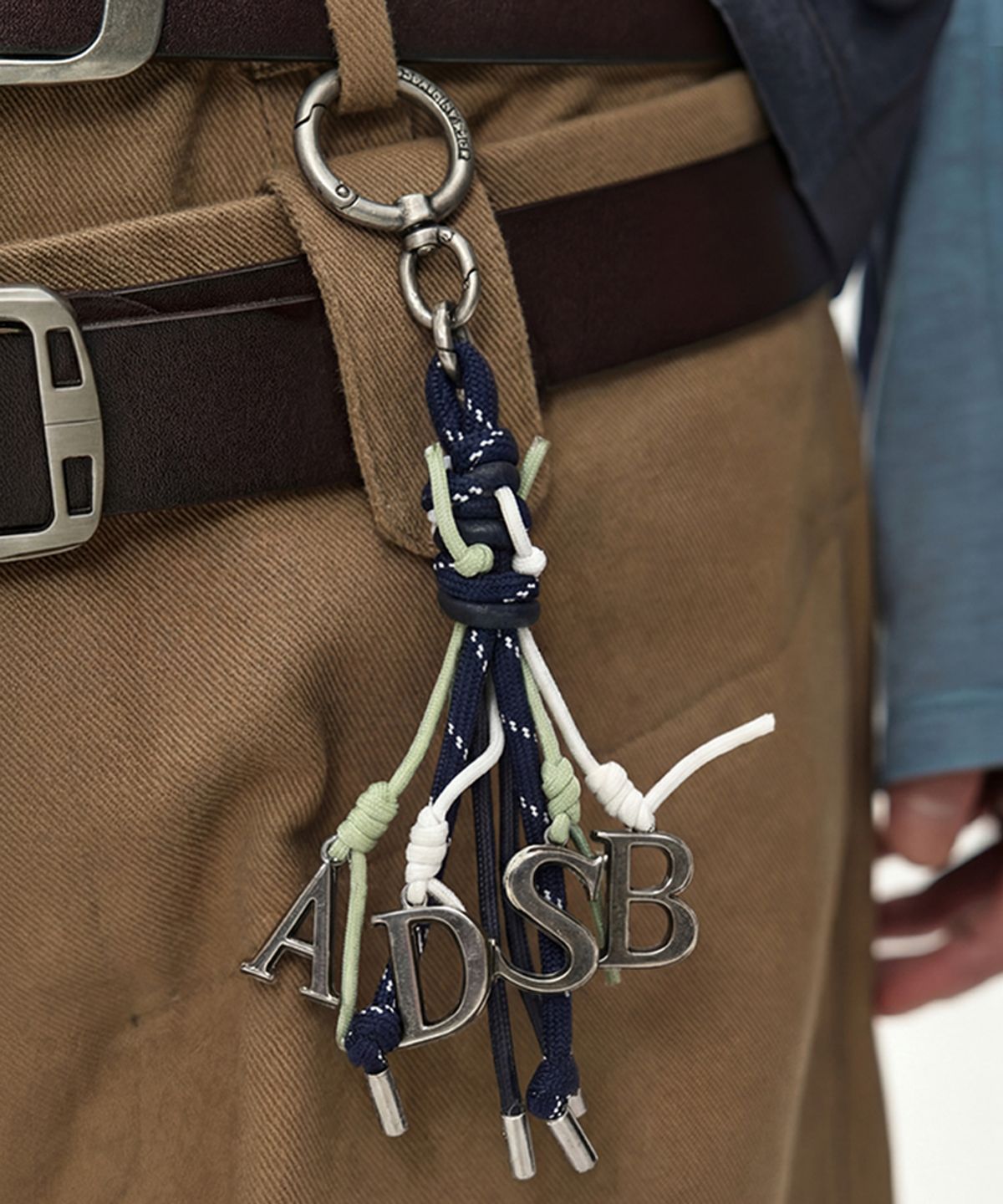 앤더슨벨(ADSB ANDERSSON BELL) INITIAL VINE KEYCHAIN aaa541u(NAVY/GREEN)
