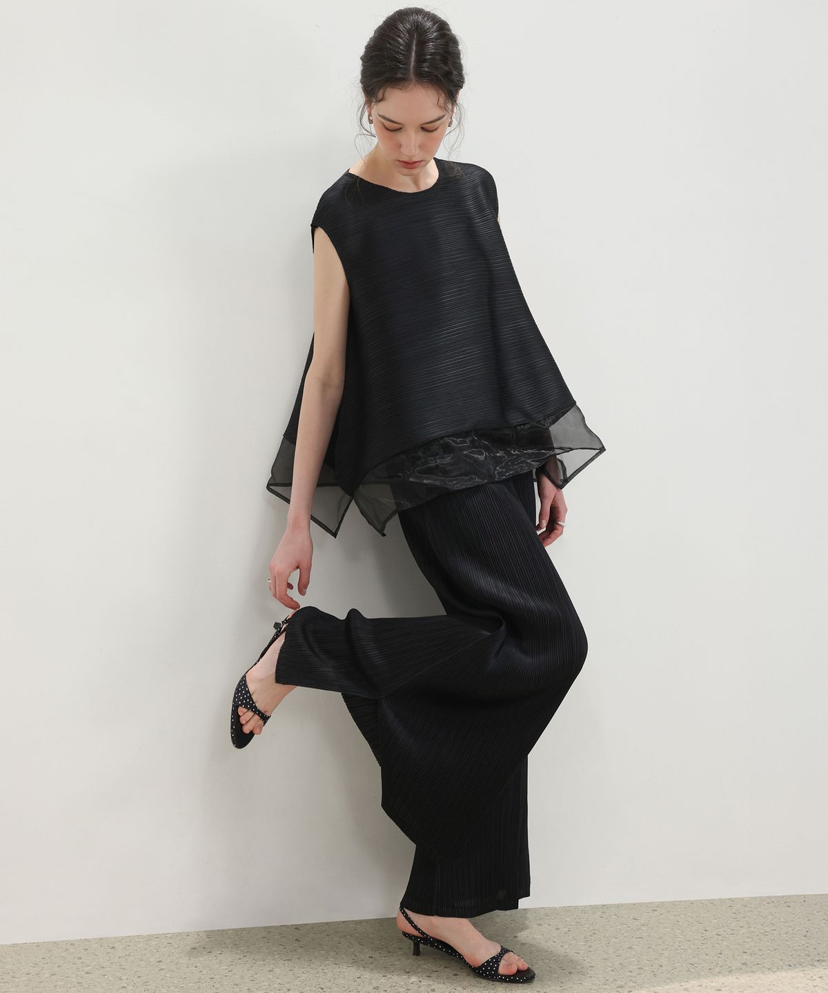 플리츠무드(PLEATSMOOD) 드렌 민소매 플리츠 탑