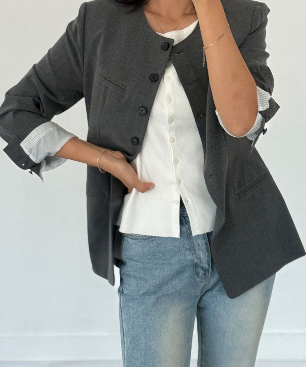 미쏘(MIXXO) 라운드넥 슬림핏 자켓_MIWJKG91QB