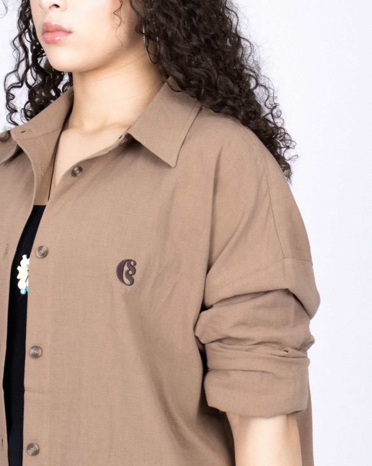 쿨시스(COOLSIS) CS LINEN LOGO SHIRTS-018 (BROWN)