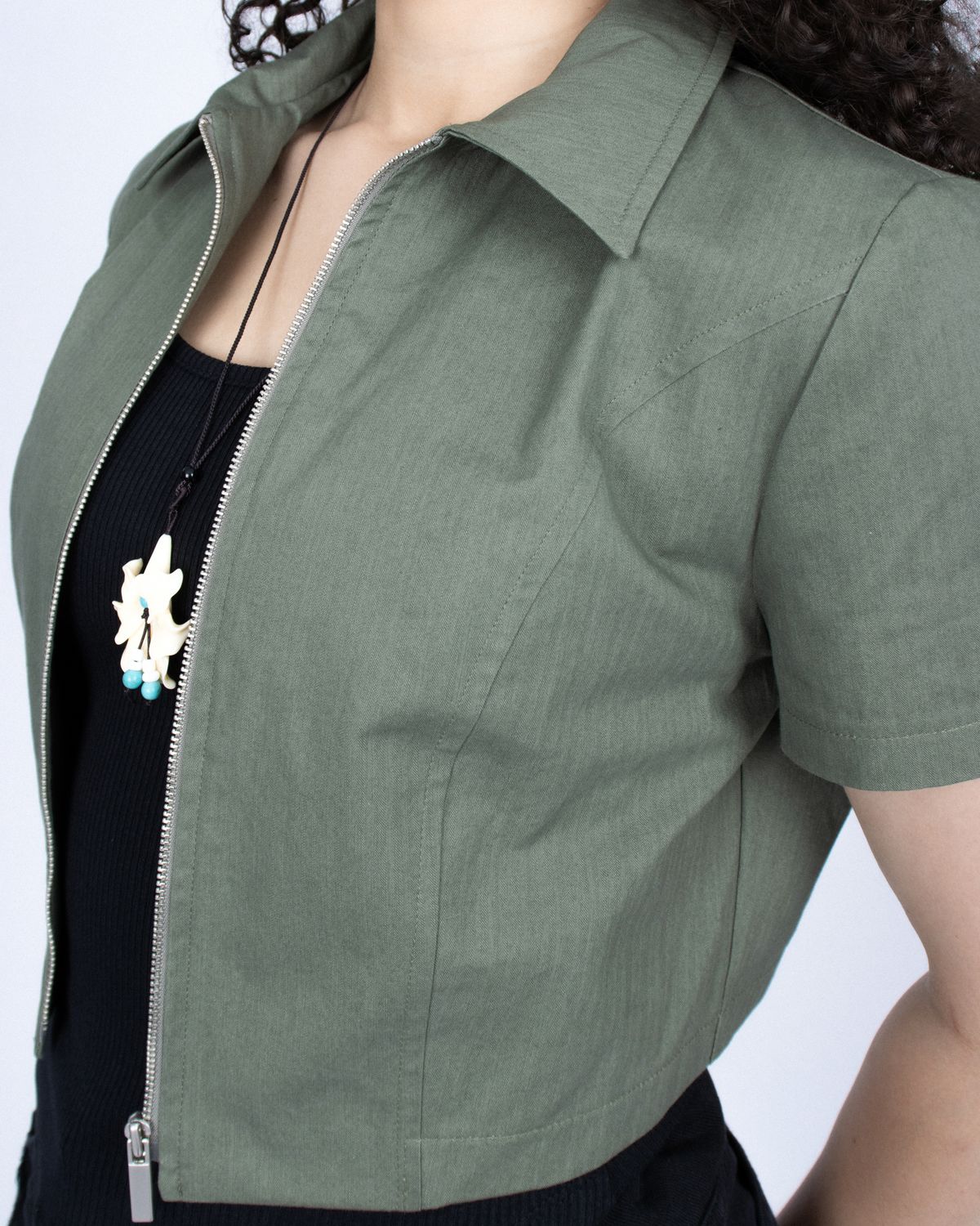 쿨시스(COOLSIS) CS CROP ZIP SHIRTS-017 (KHAKI)