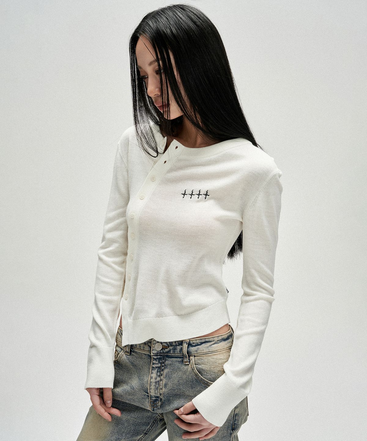 낫포너드(NOT4NERD) W Diagonal Button Knit Cardigan - Ivory