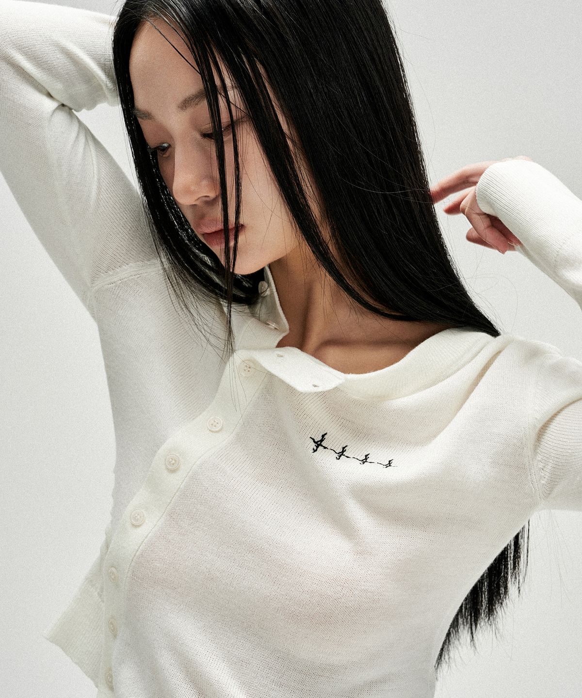 낫포너드(NOT4NERD) W Diagonal Button Knit Cardigan - Ivory