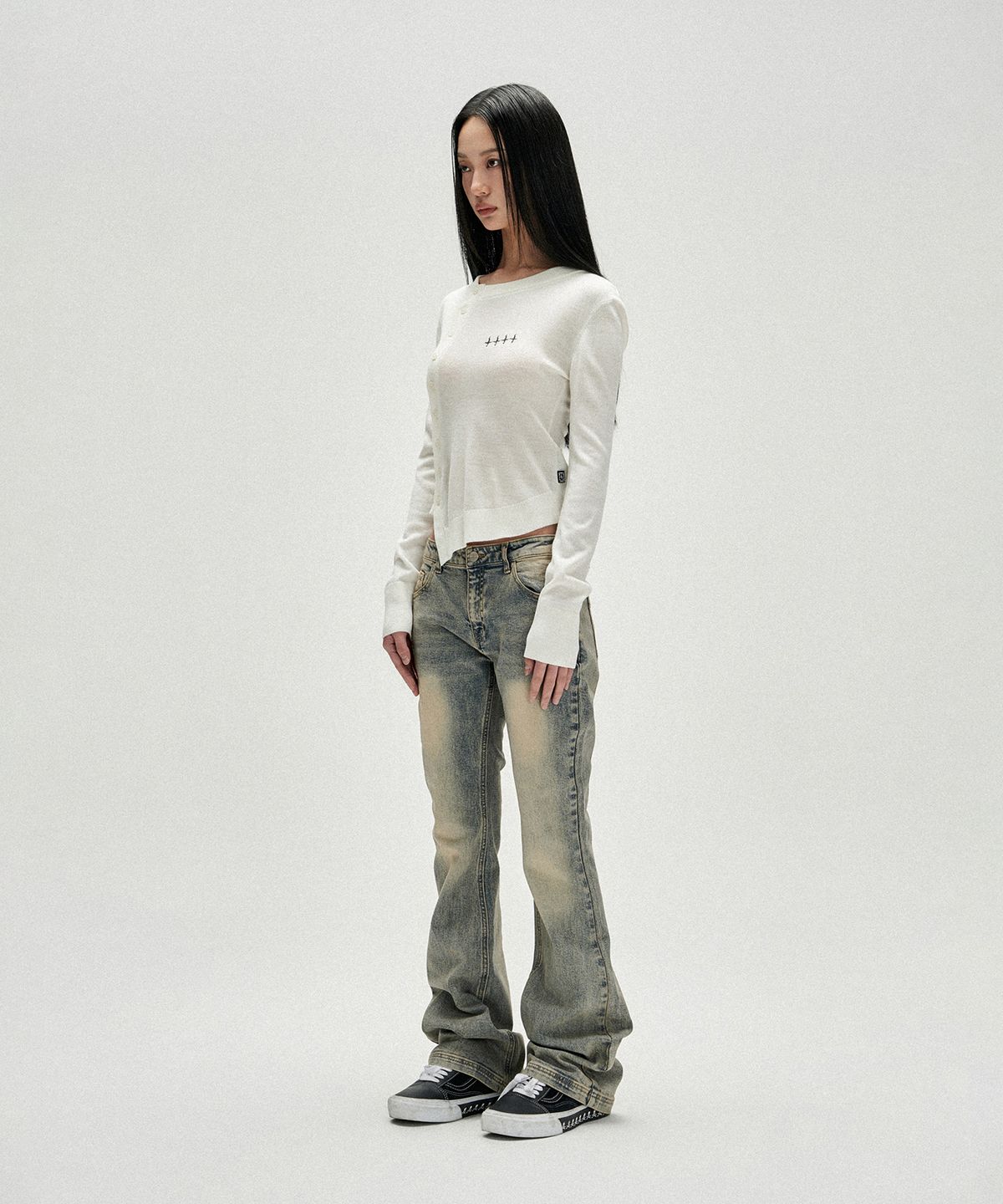 낫포너드(NOT4NERD) W Diagonal Button Knit Cardigan - Ivory