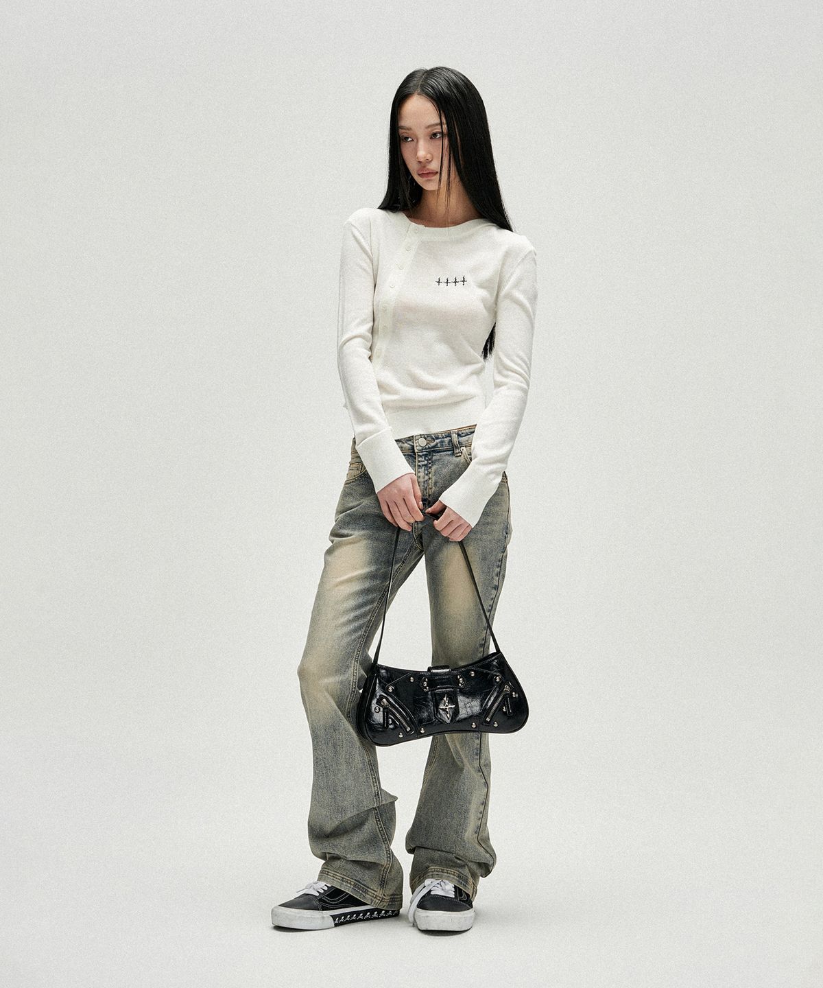 낫포너드(NOT4NERD) W Diagonal Button Knit Cardigan - Ivory