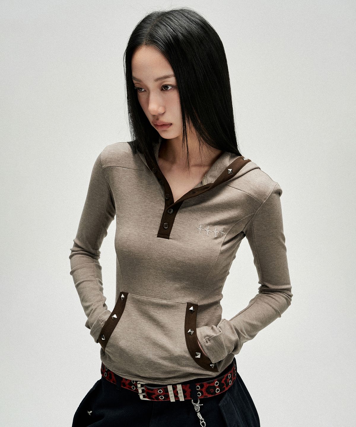낫포너드(NOT4NERD) W Stud Incision Henley Neck Hood - Beige